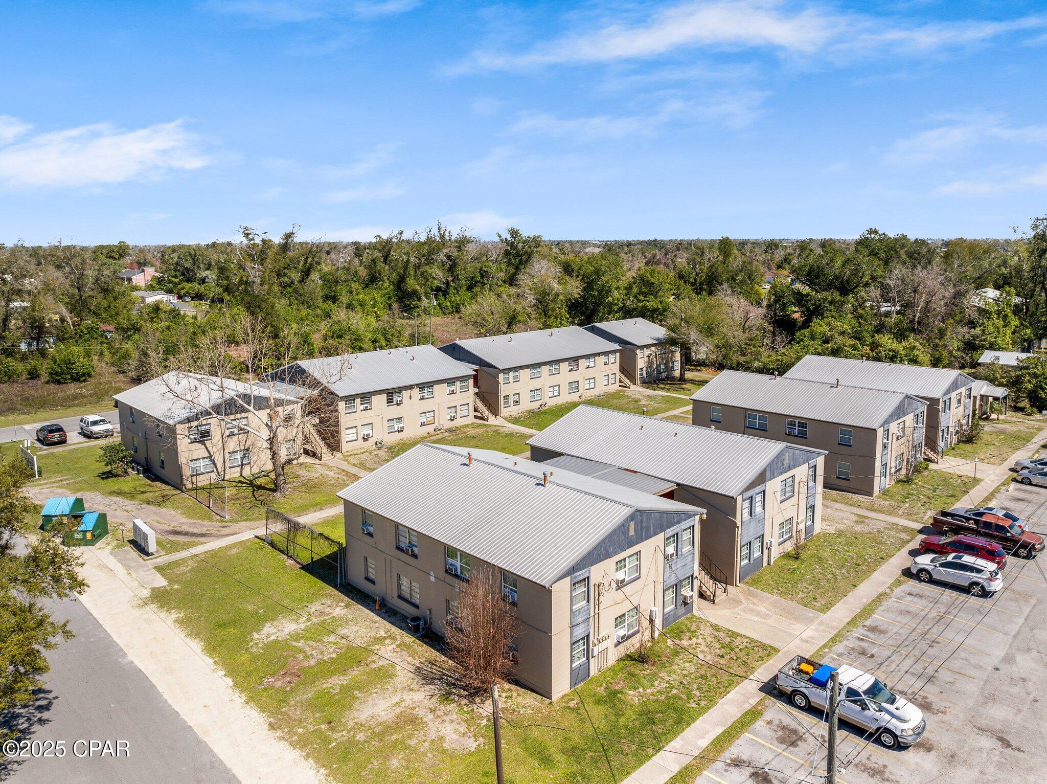 Listing photo id 14 for 3510 St John Street