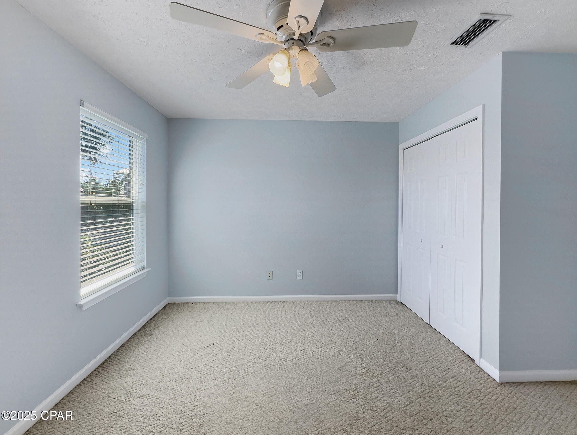 Listing photo id 16 for 5112 Kendrick Street