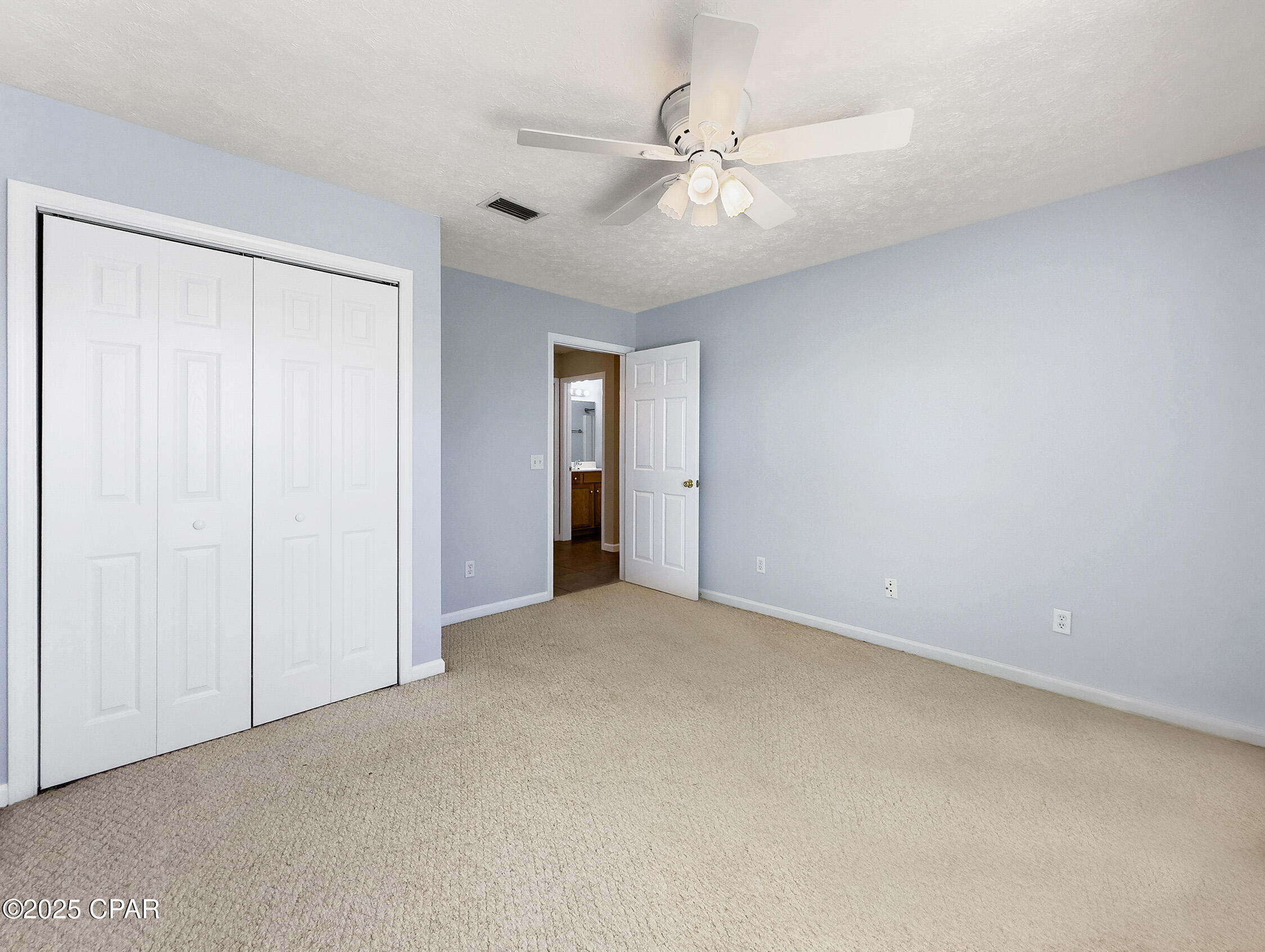 Listing photo id 17 for 5112 Kendrick Street