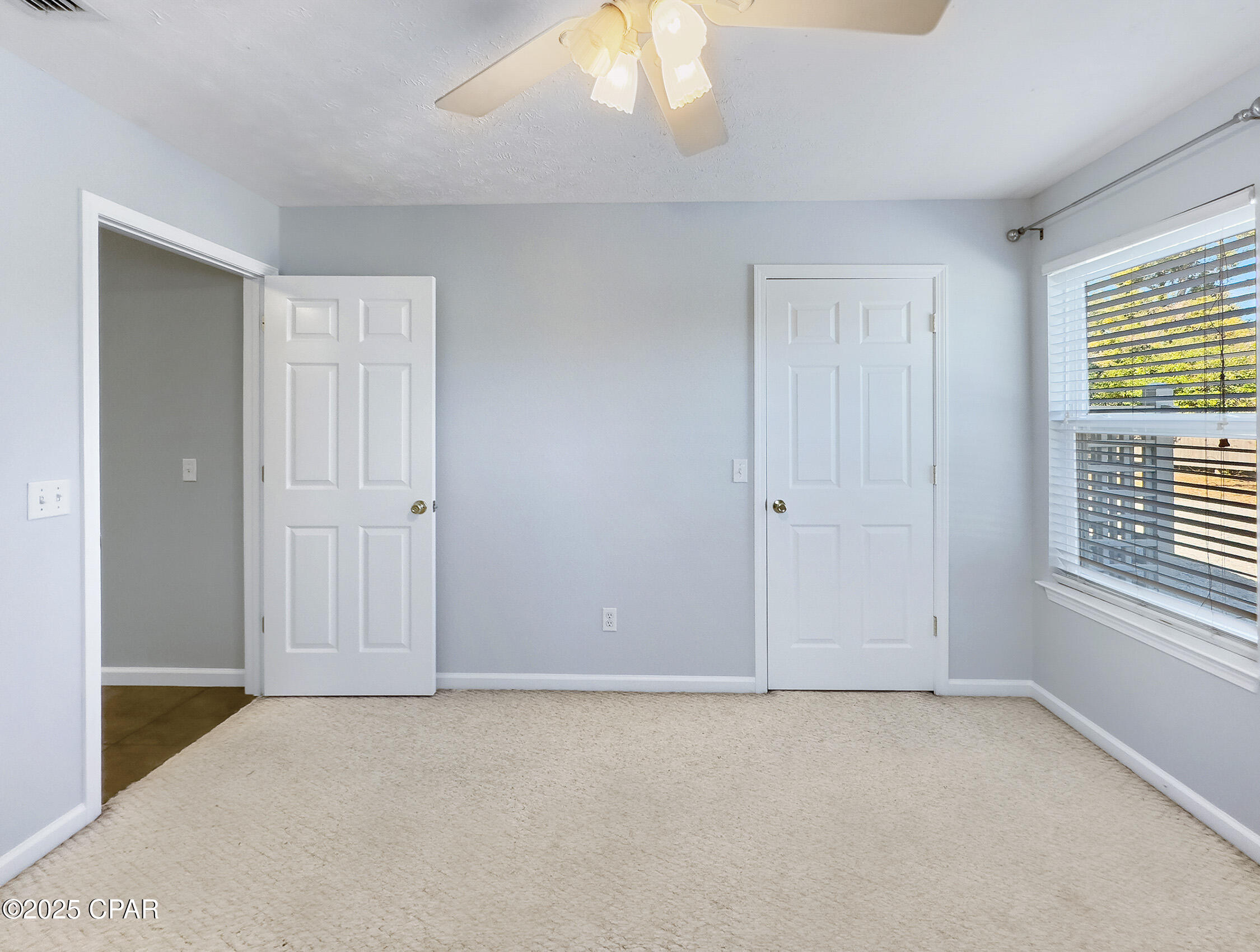 Listing photo id 20 for 5112 Kendrick Street