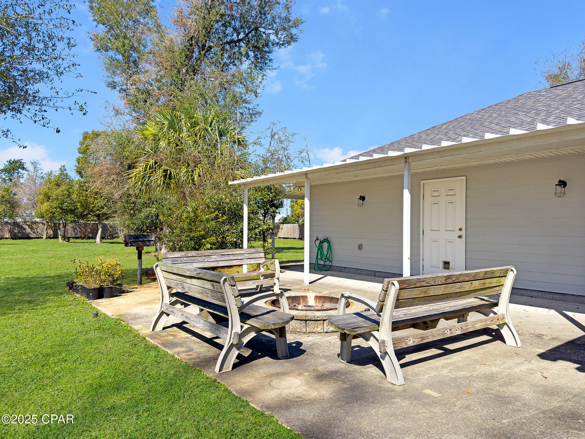 Listing photo id 24 for 5112 Kendrick Street