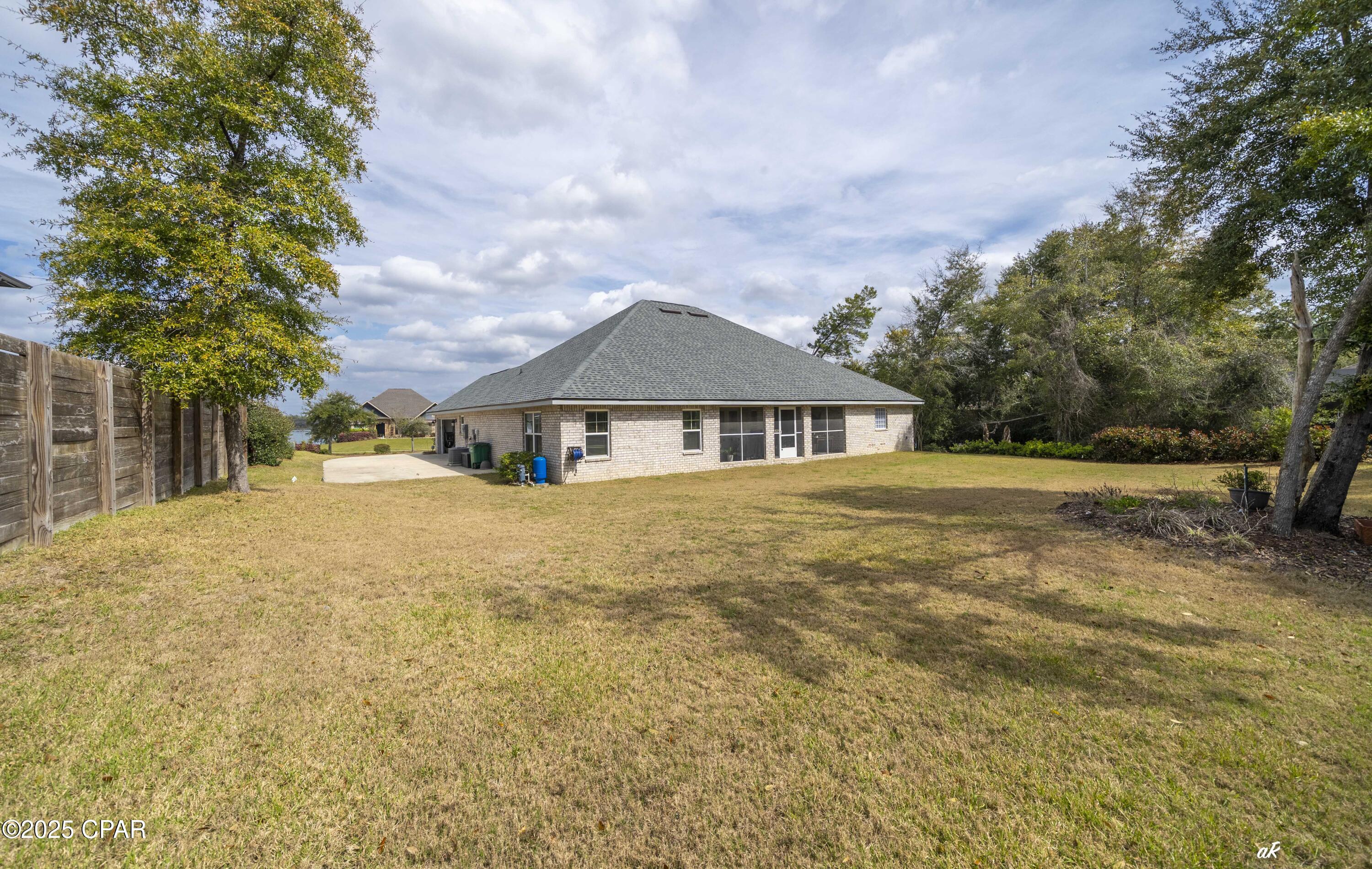 Image 30 For 160 Lake Merial Boulevard