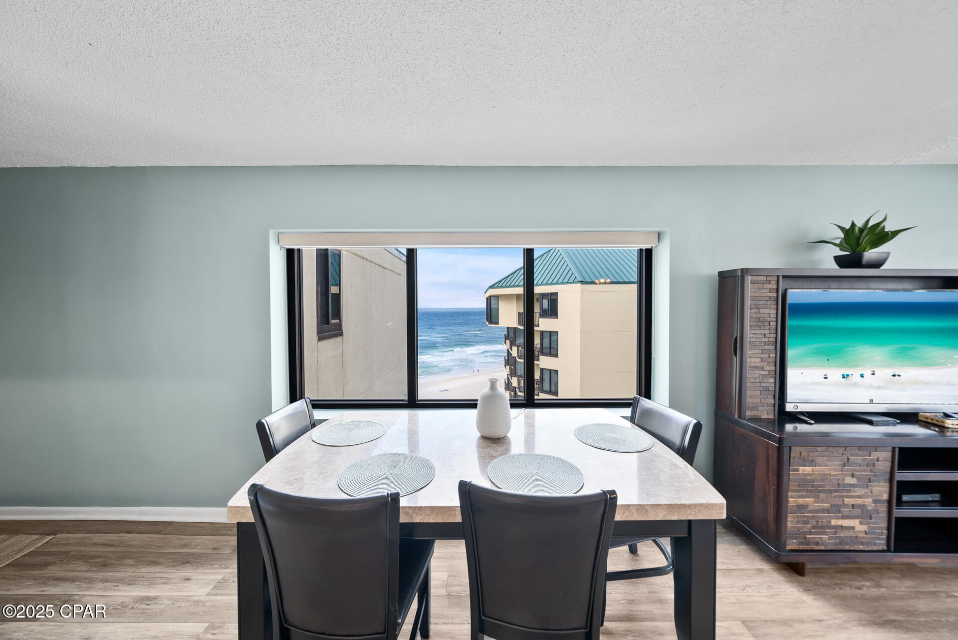 Image 10 For 9850 Thomas Drive 1212e