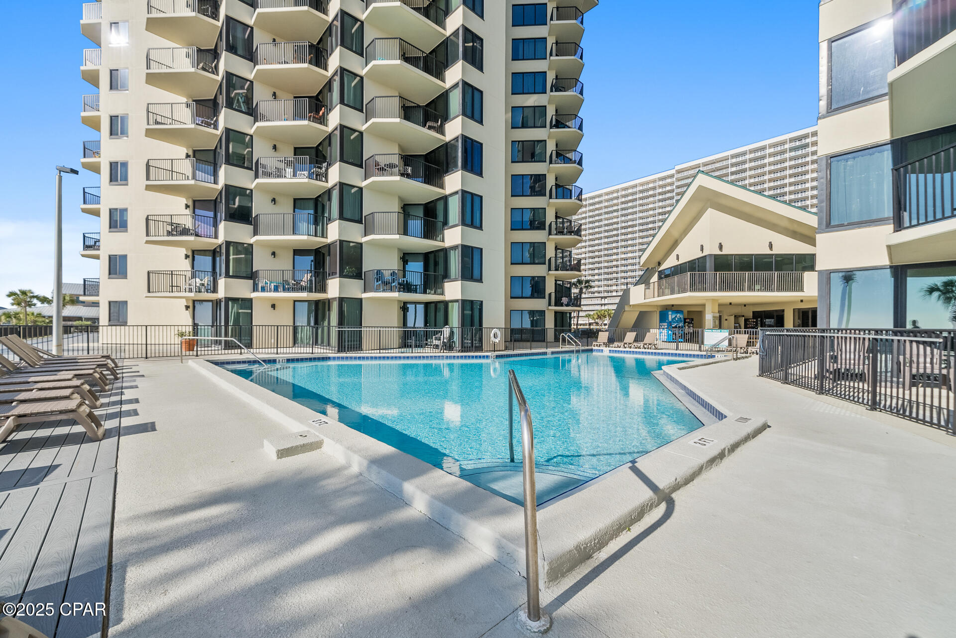 Image 23 For 9850 Thomas Drive 1212e