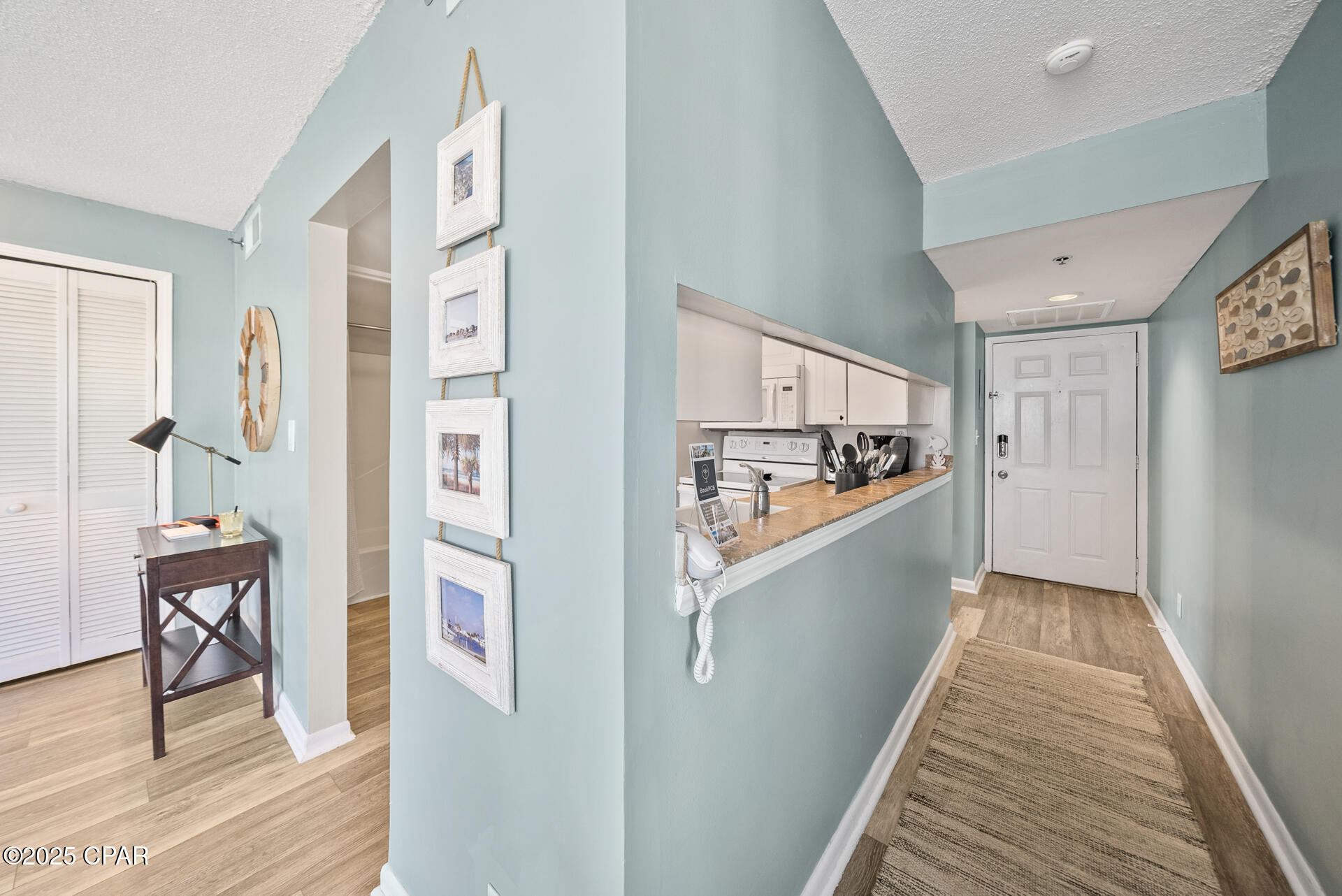 Image 6 For 9850 Thomas Drive 1212e