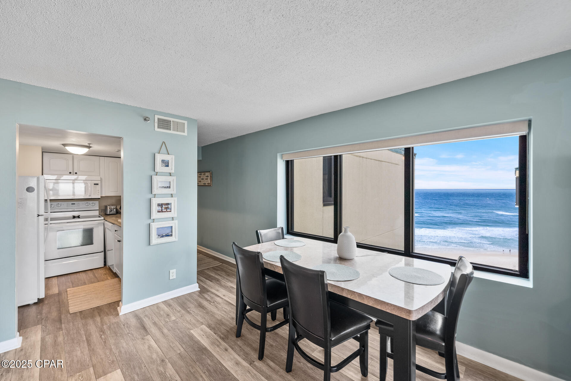 Image 8 For 9850 Thomas Drive 1212e