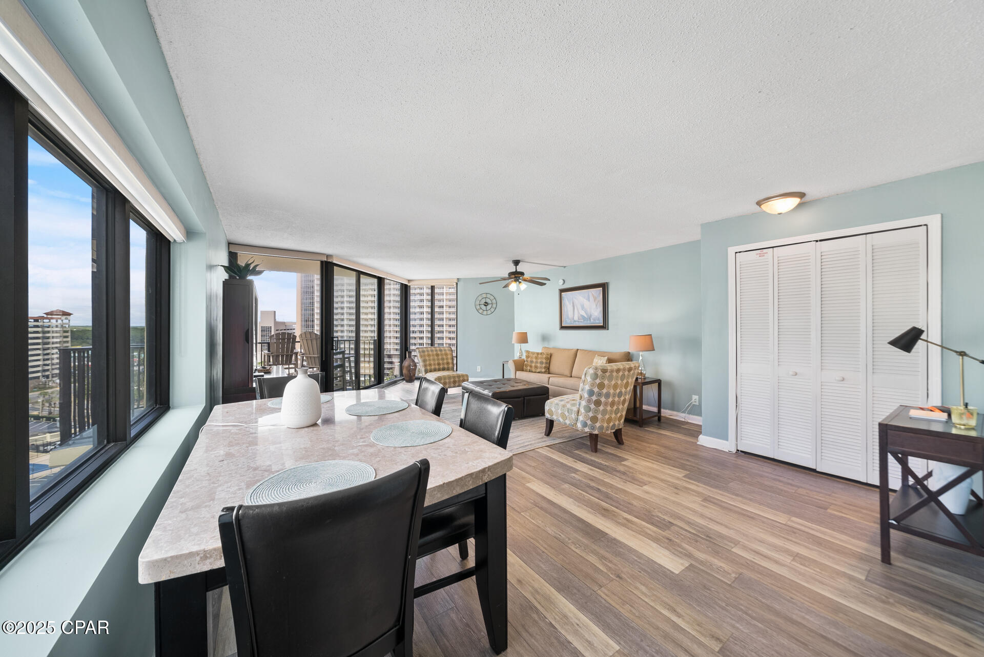 Image 9 For 9850 Thomas Drive 1212e