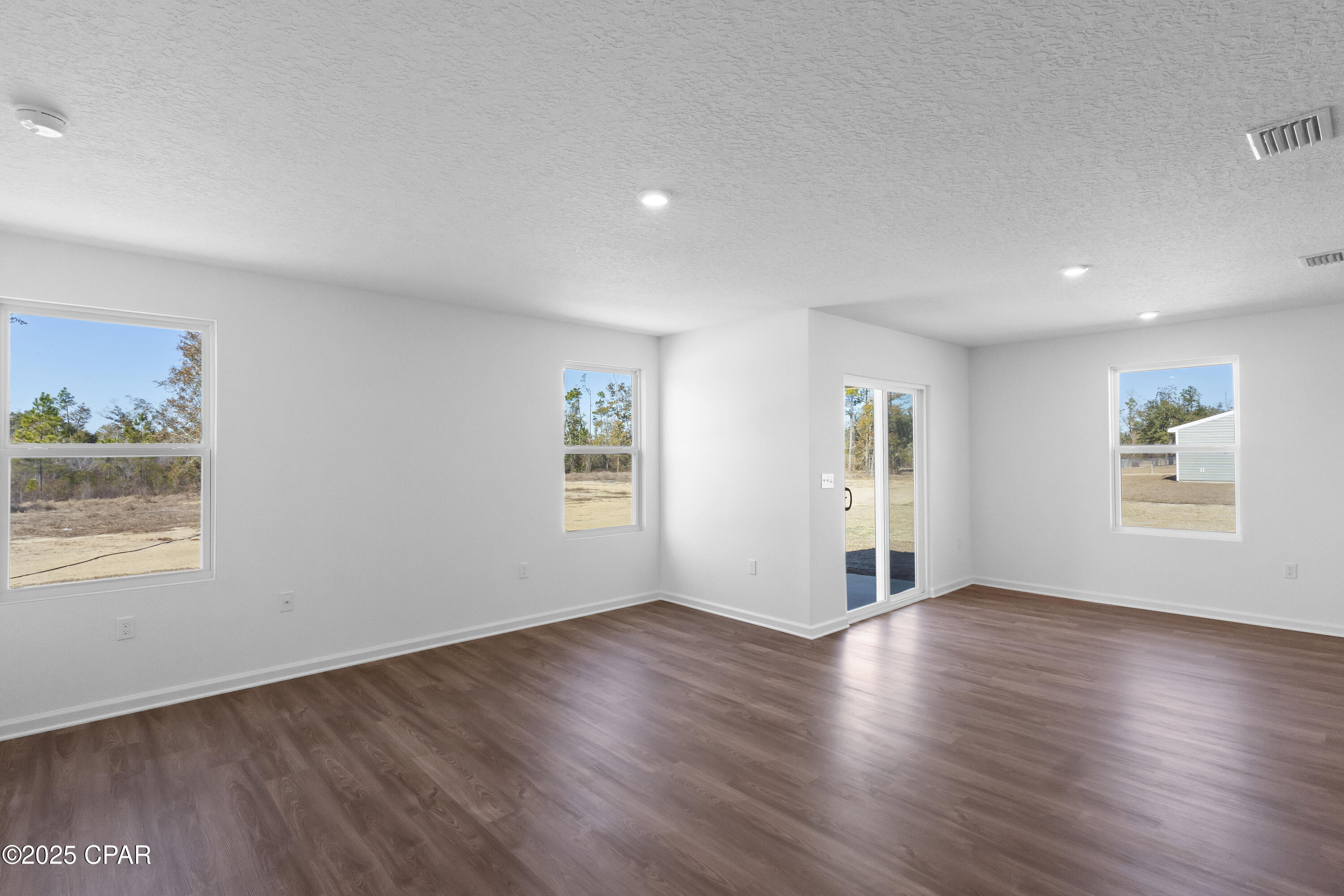 8022 Greyling Circle, Youngstown, Florida image 7