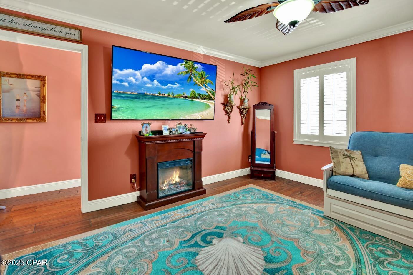 Image 3 For 8517 Surf Drive 203