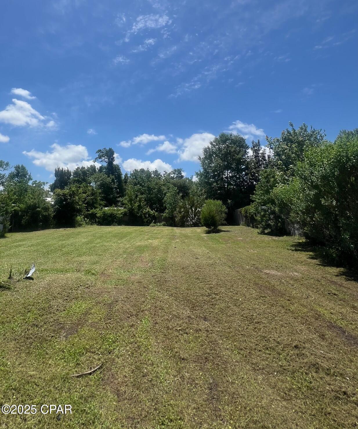 Image 2 For 905 3rd Street