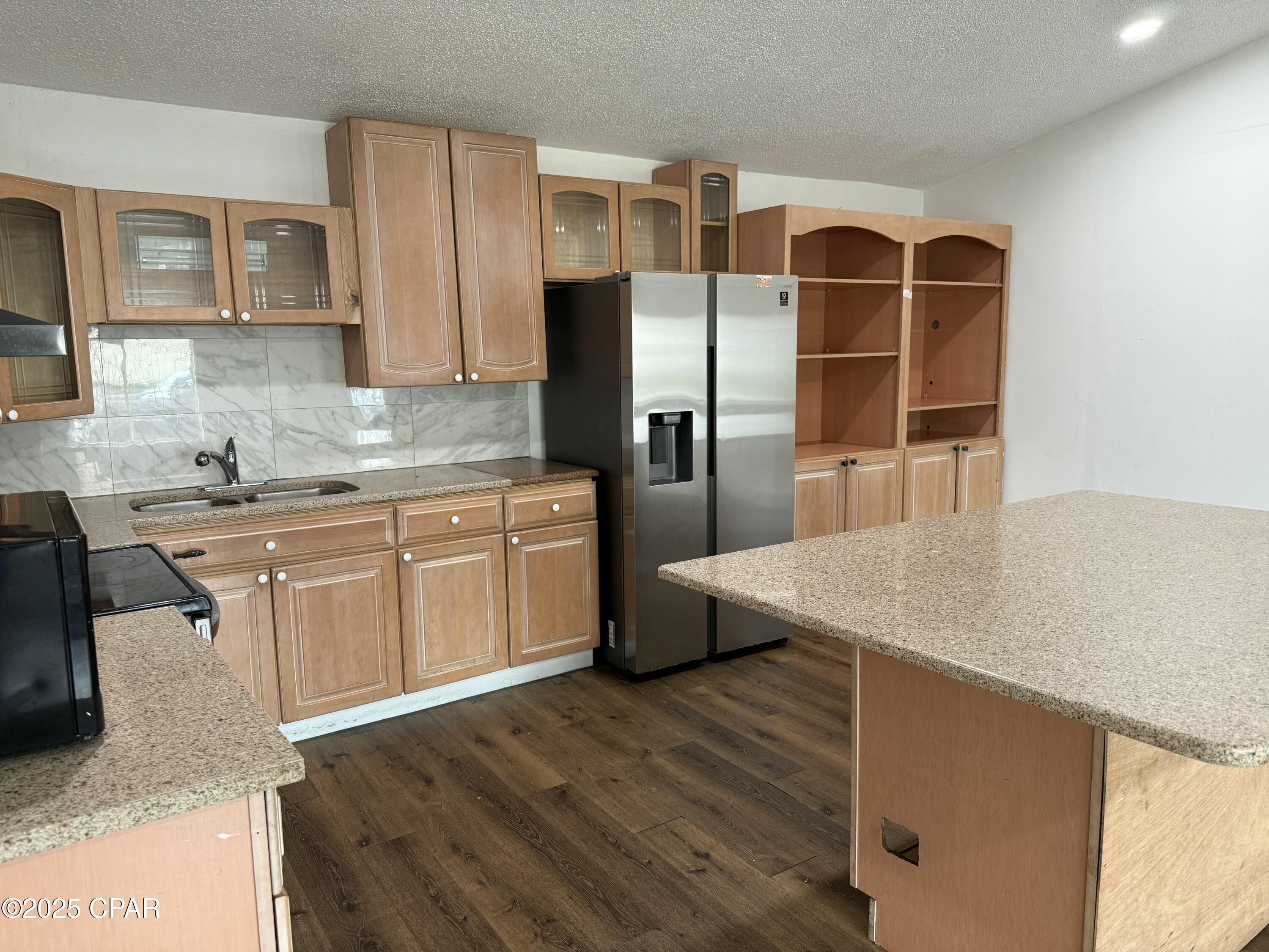 Image 1 For 816 East  