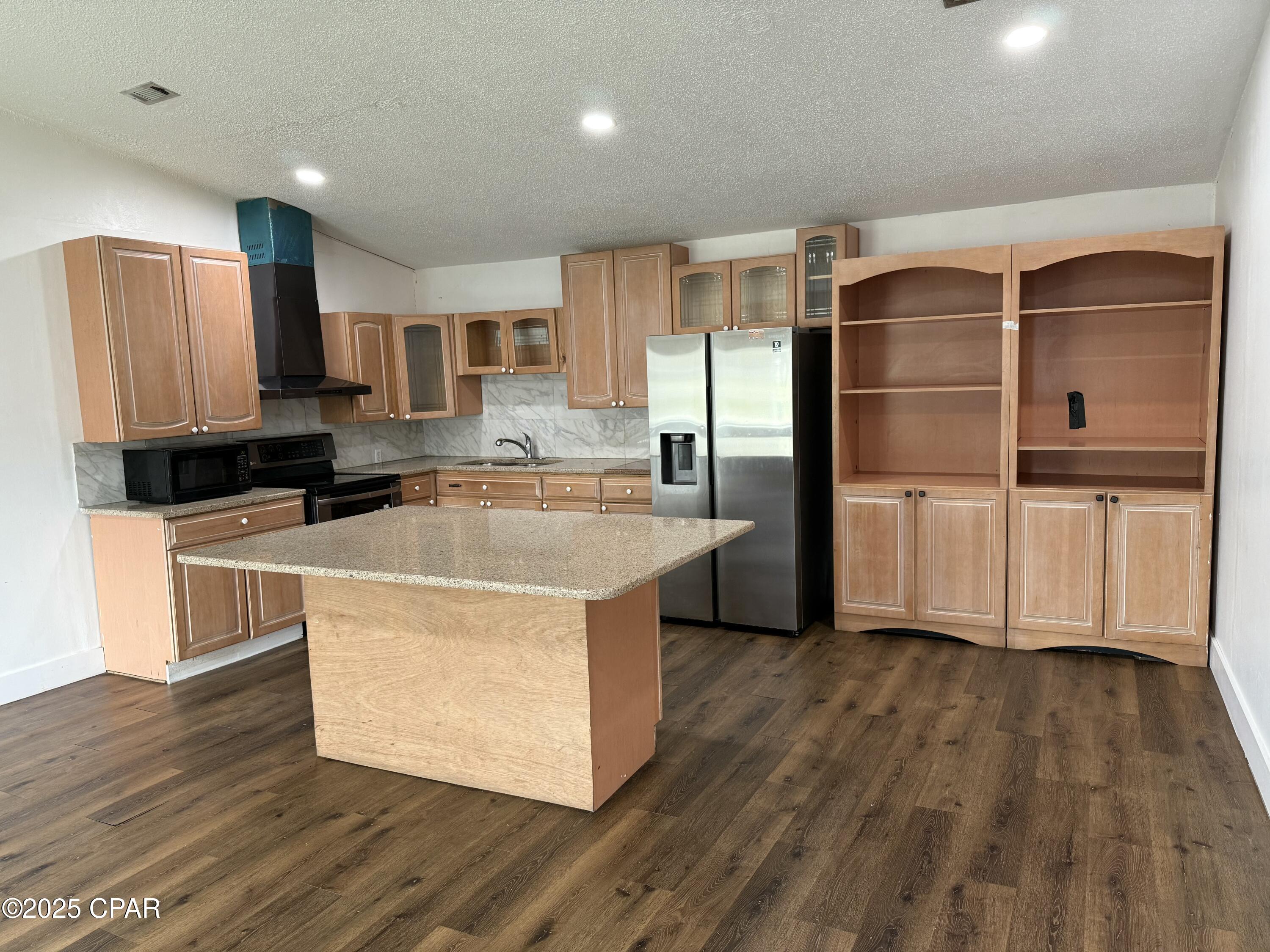 Image 4 For 816 East  