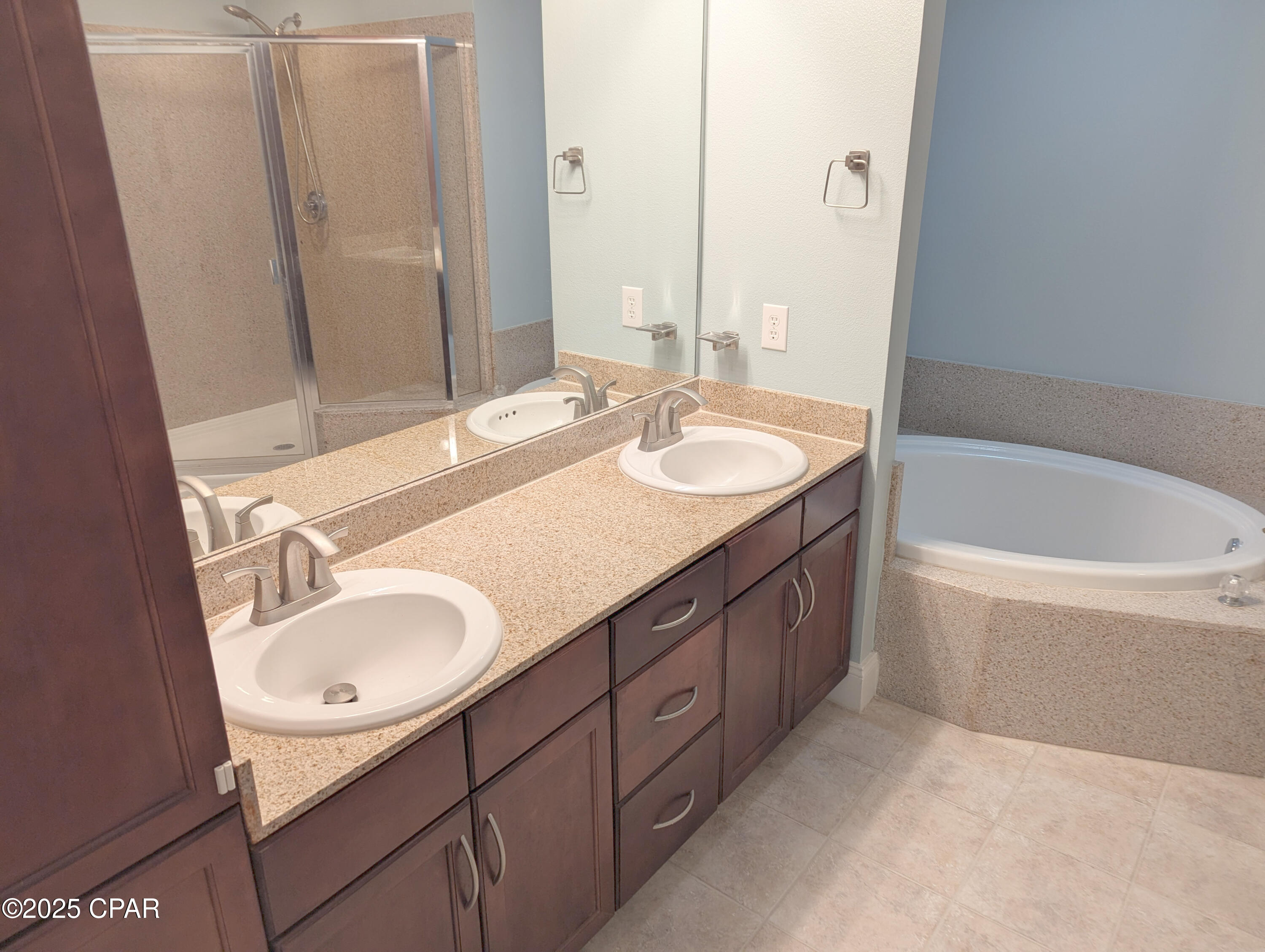 Listing photo id 14 for 9860 Thomas Drive 1511