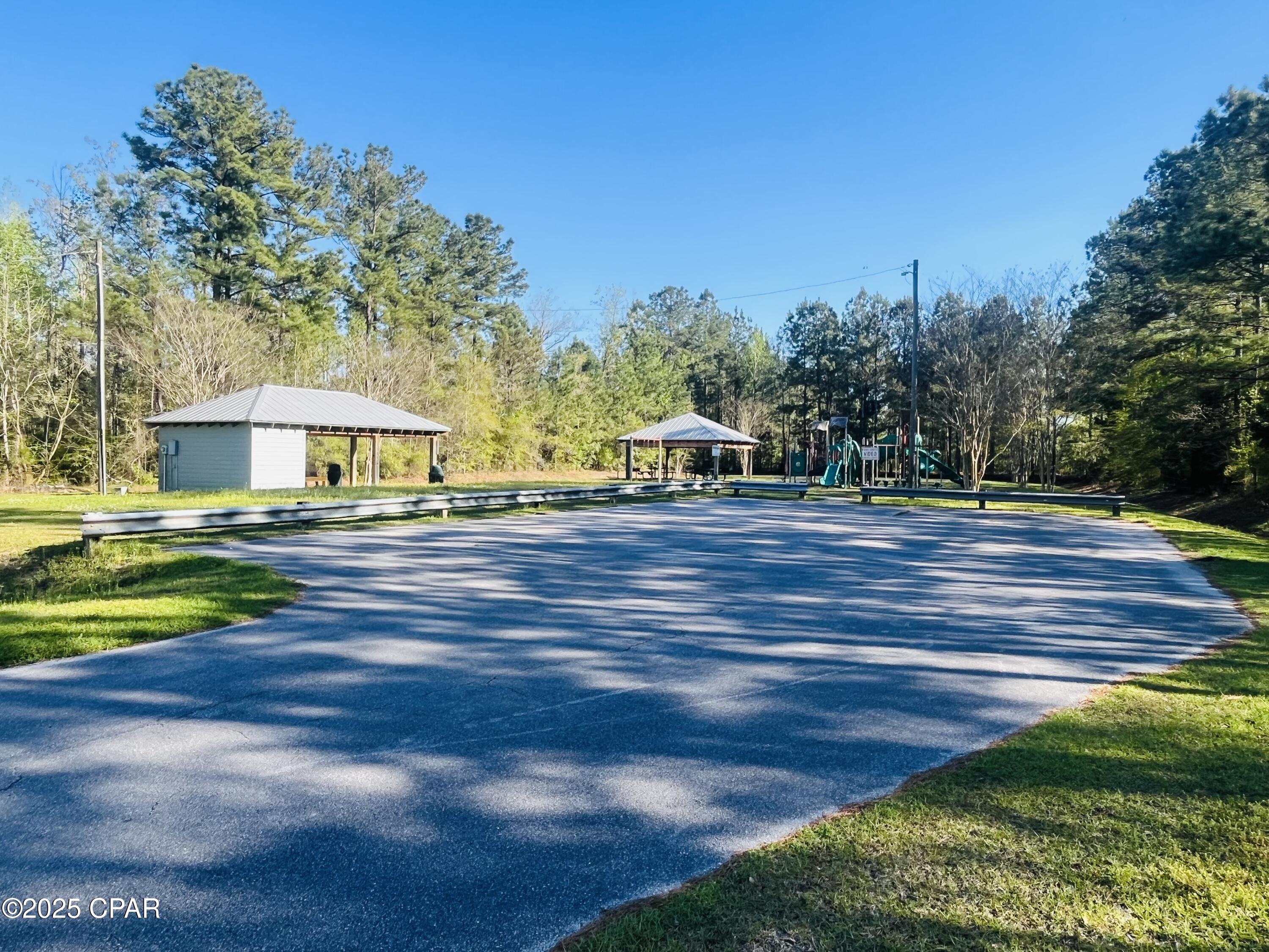 8106 NW River Road, Bristol, Florida image 9