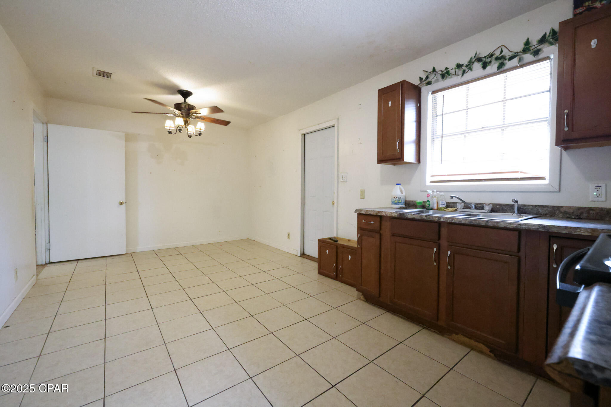 Image 4 For 891 8th Street