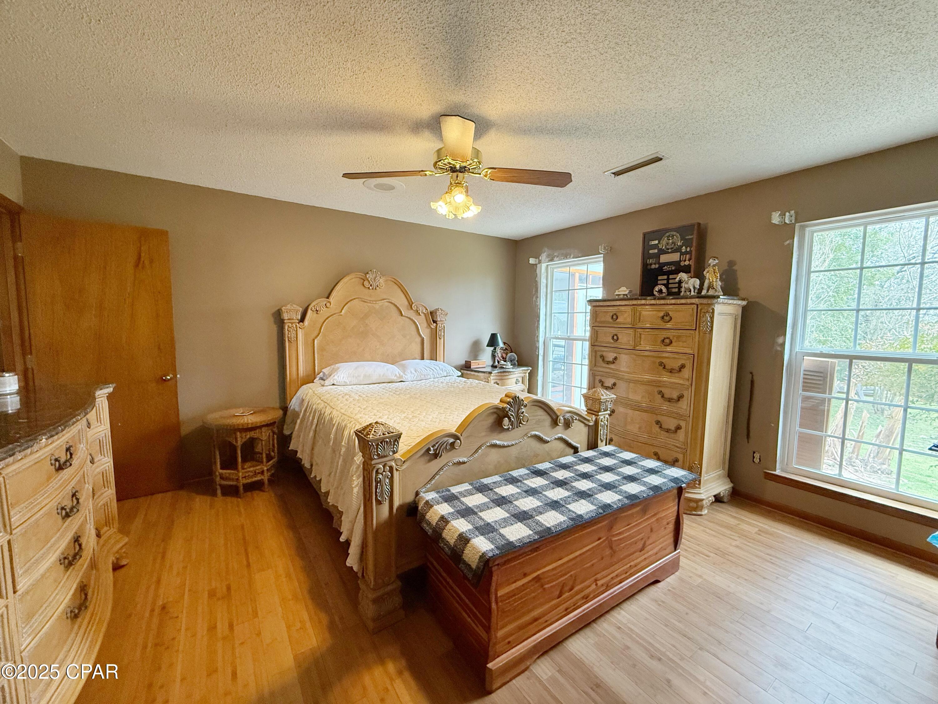 Image 15 For 4651 River Drive