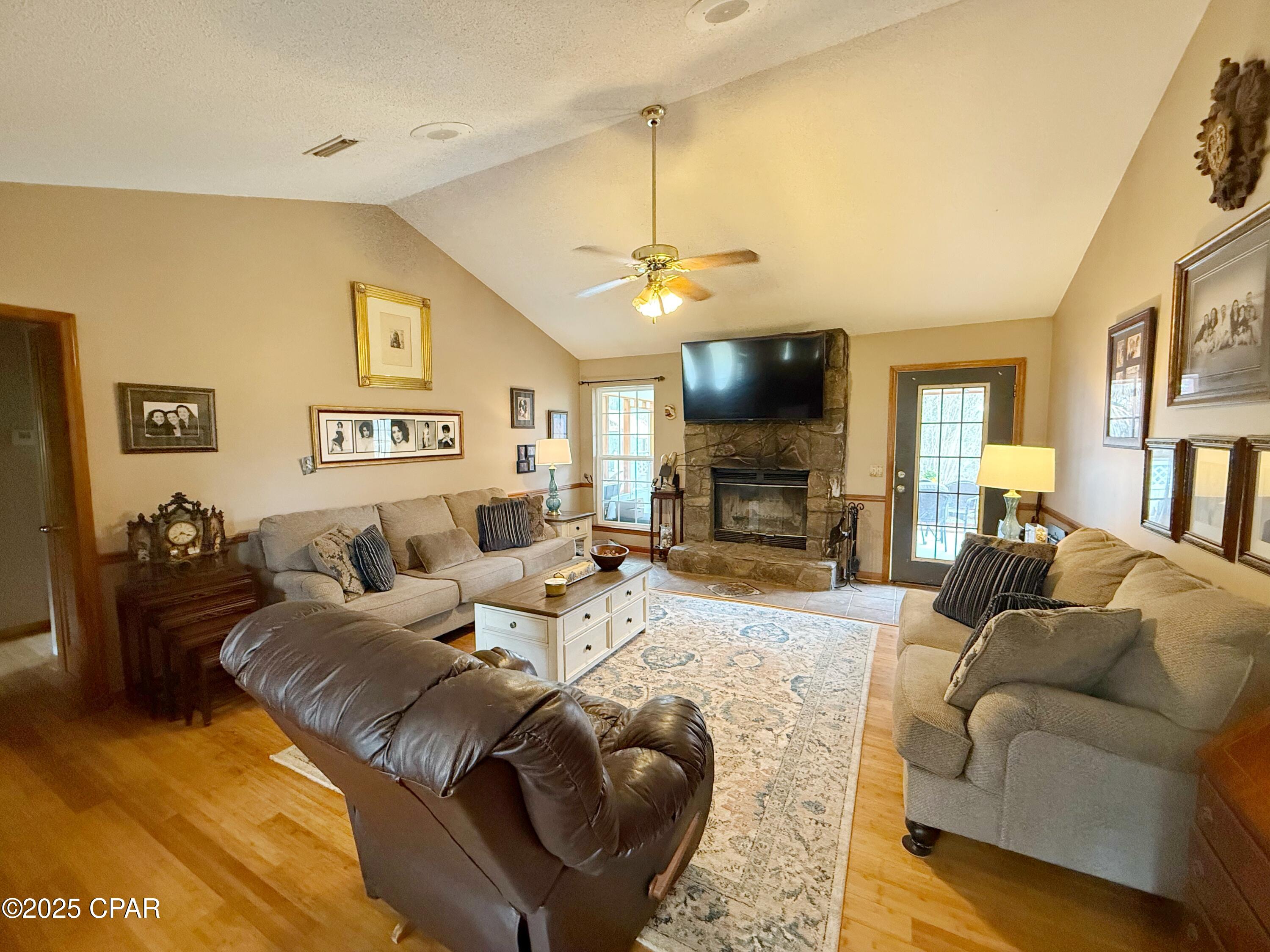Image 7 For 4651 River Drive