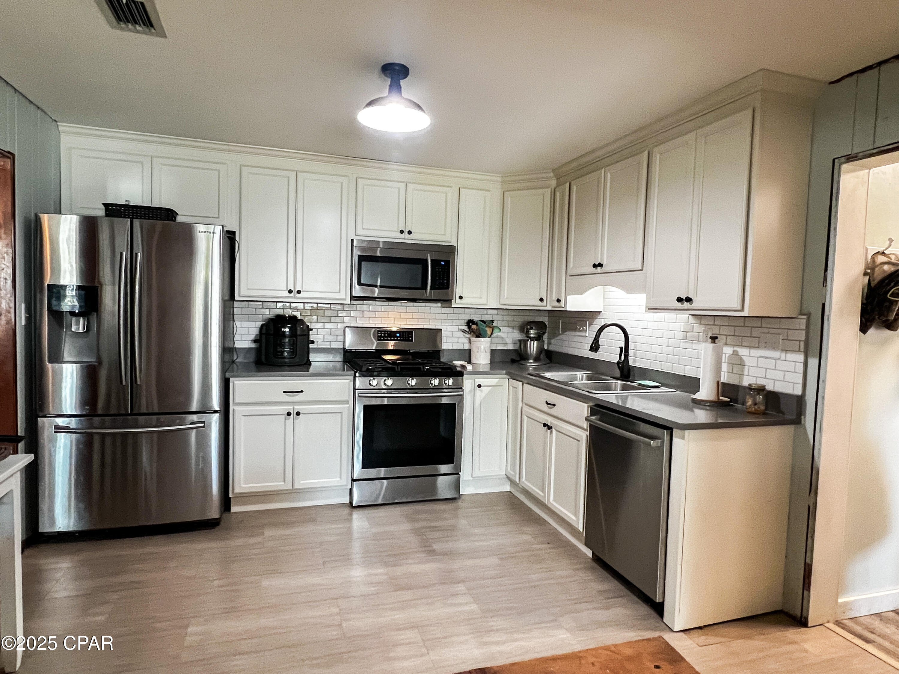 Image 7 For 125 Hunter Circle