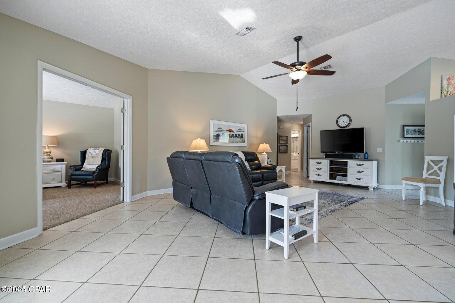 219 S Glades Trail