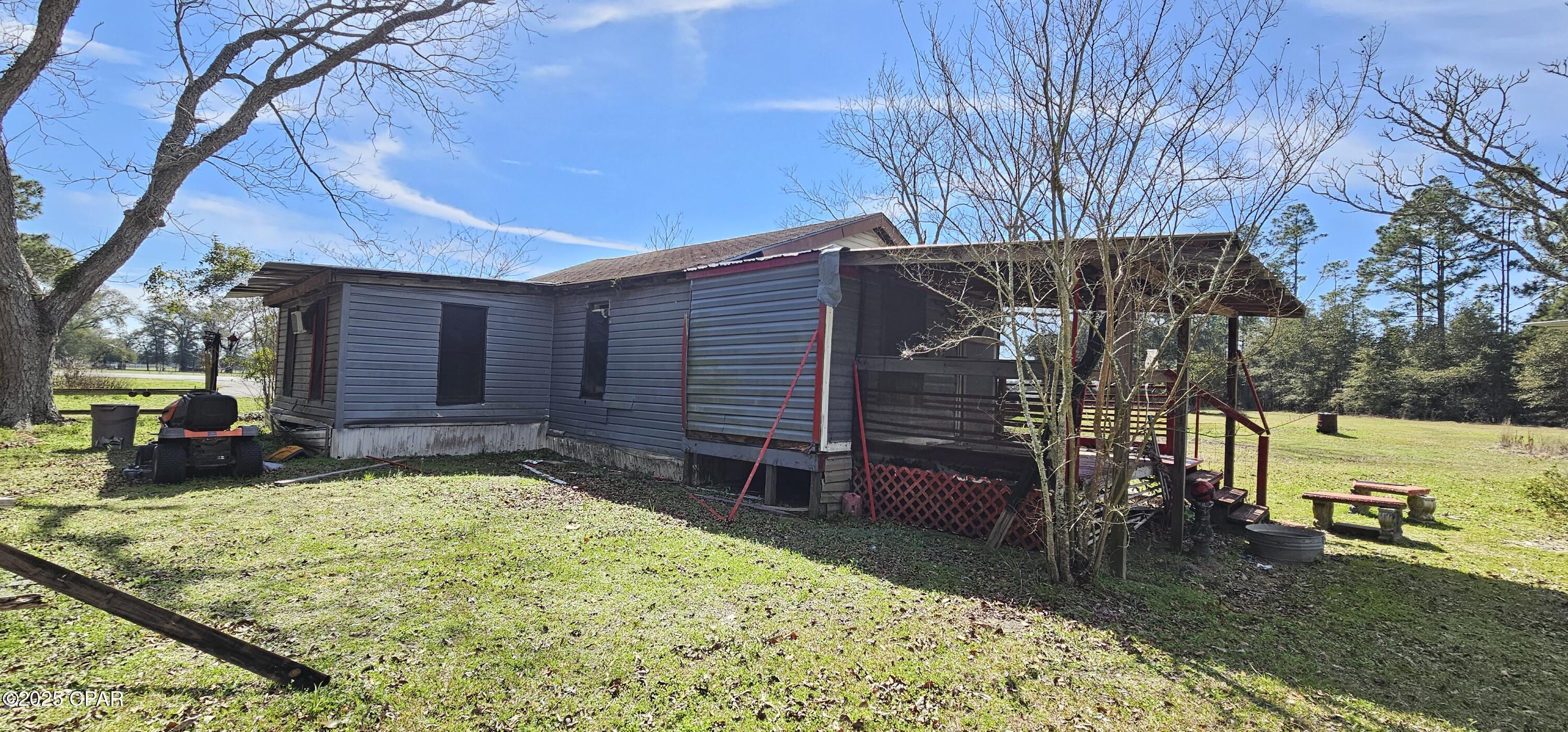 4561 Basswood Road, Greenwood, Florida image 2