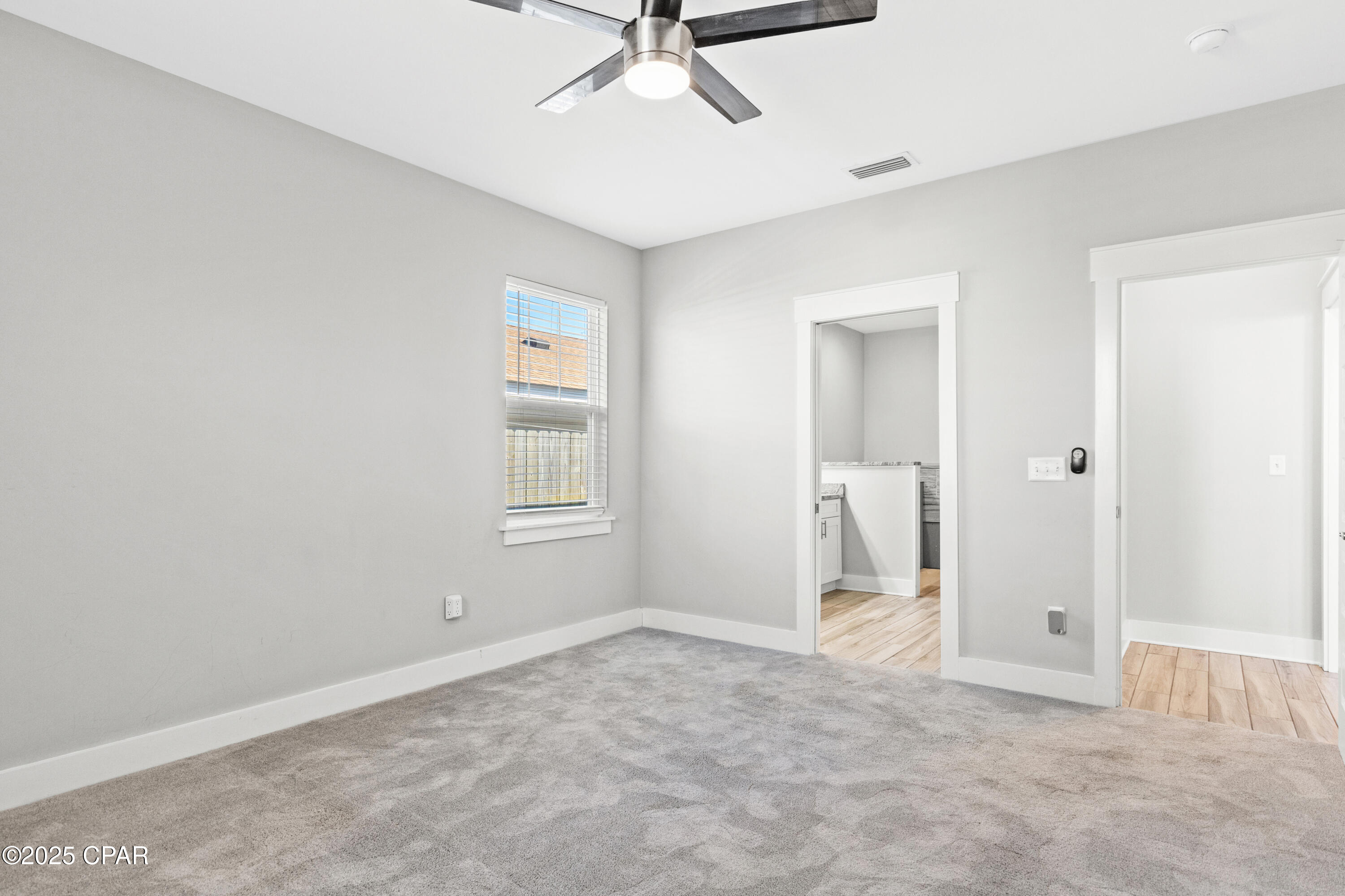 Image 12 For 6222 Pinetree Avenue