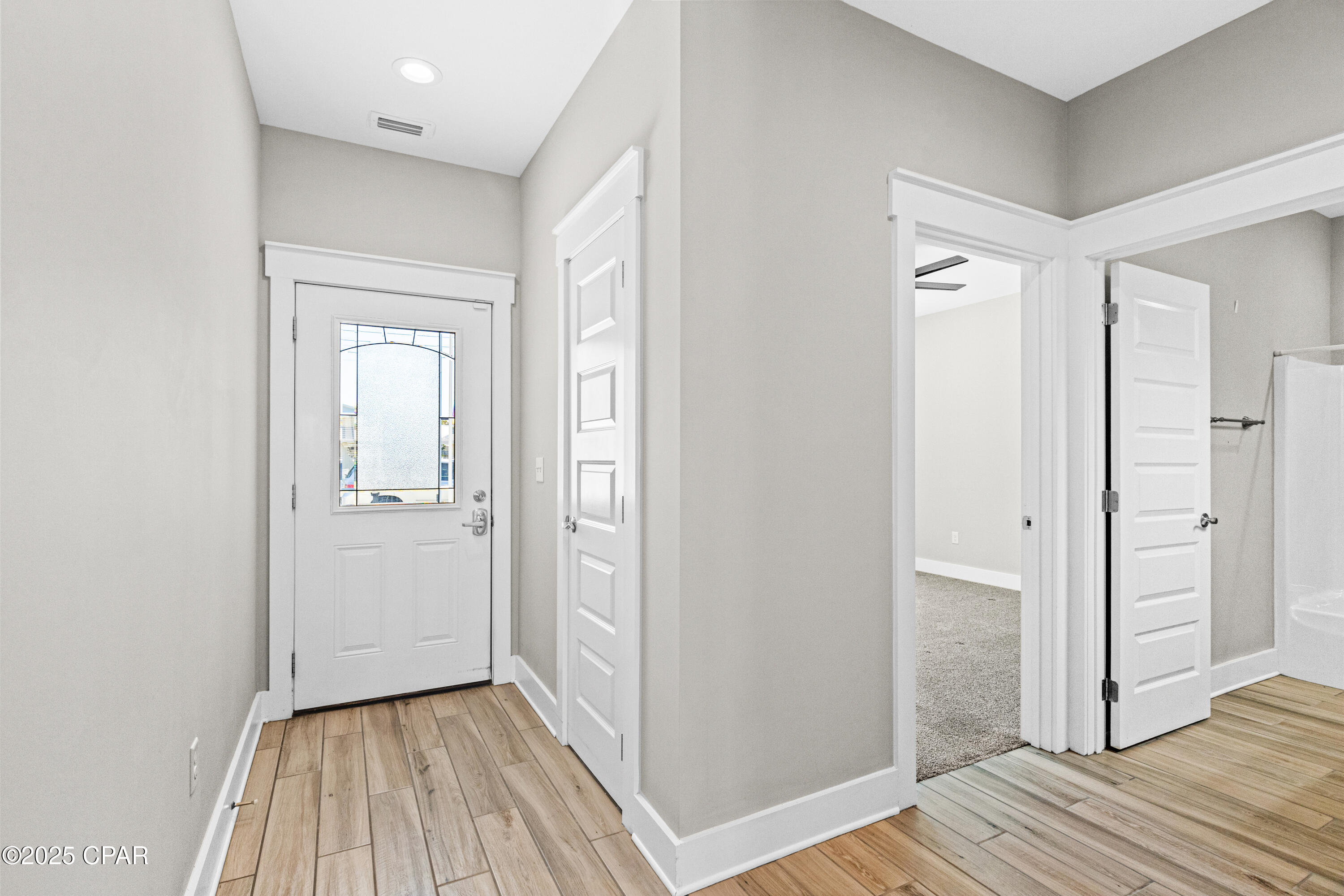 Image 17 For 6222 Pinetree Avenue