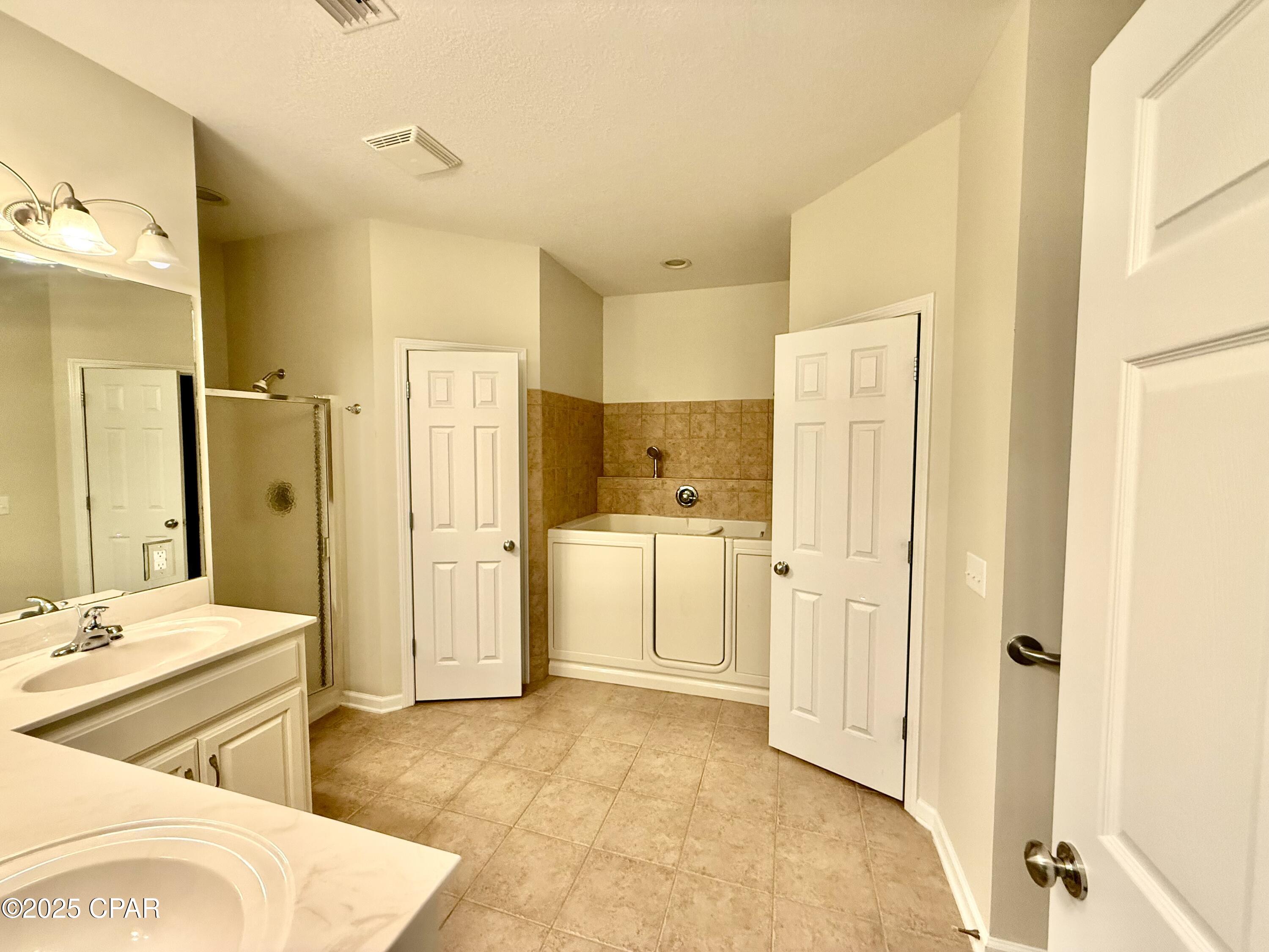 2557 Woods View Drive, Marianna, Florida image 21