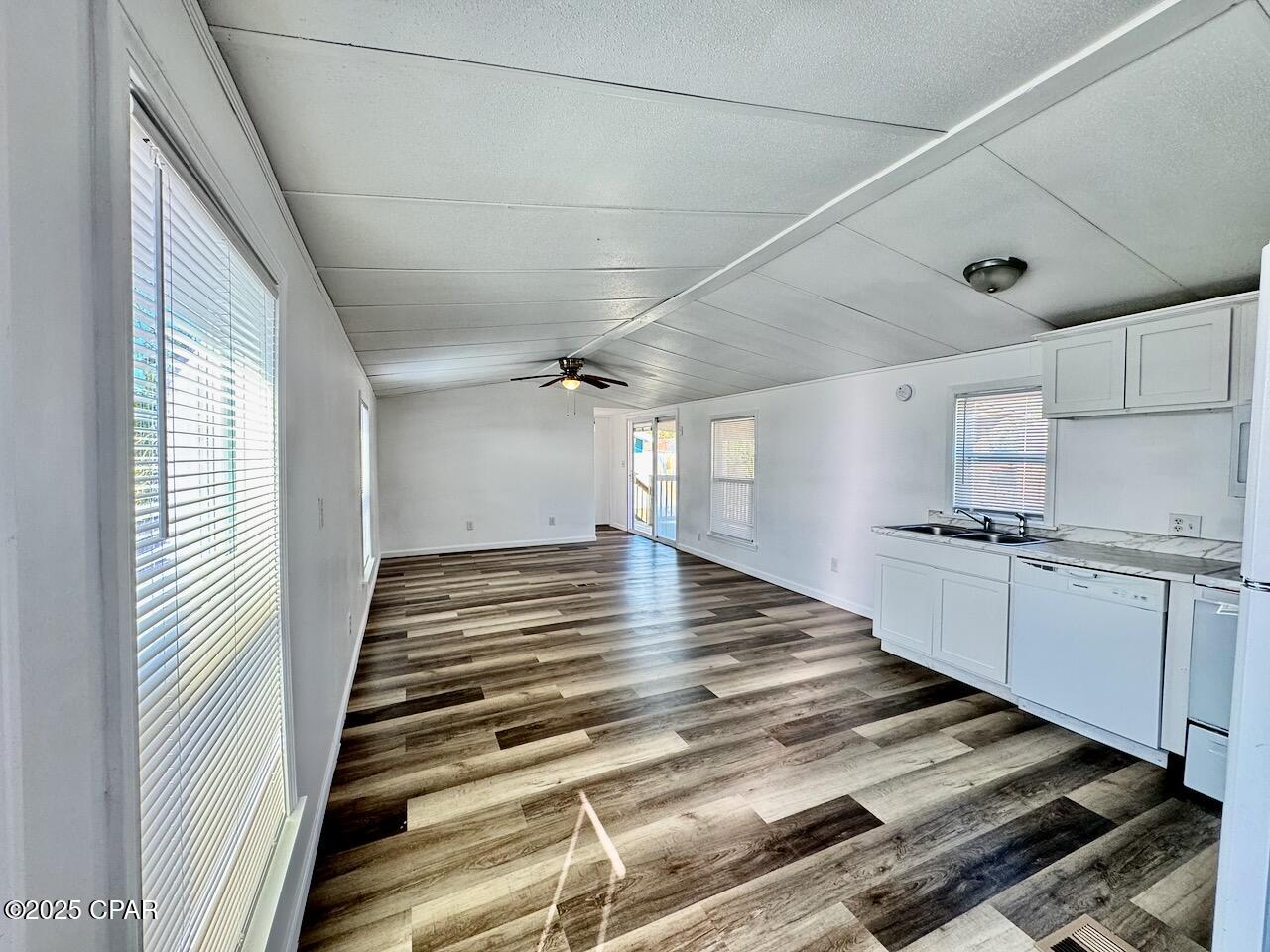 Image 17 For 325 Hibiscus Drive