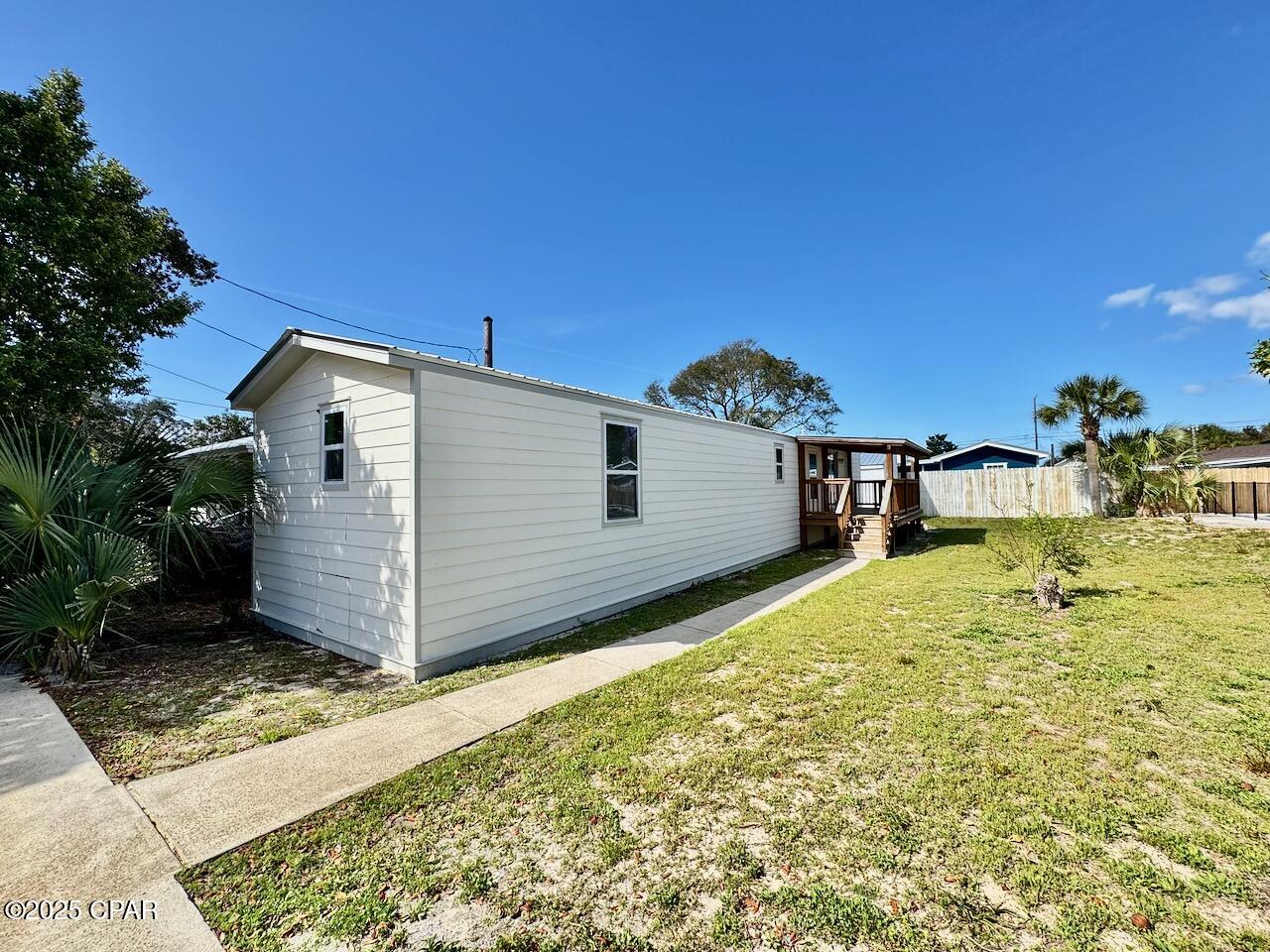 Image 32 For 325 Hibiscus Drive