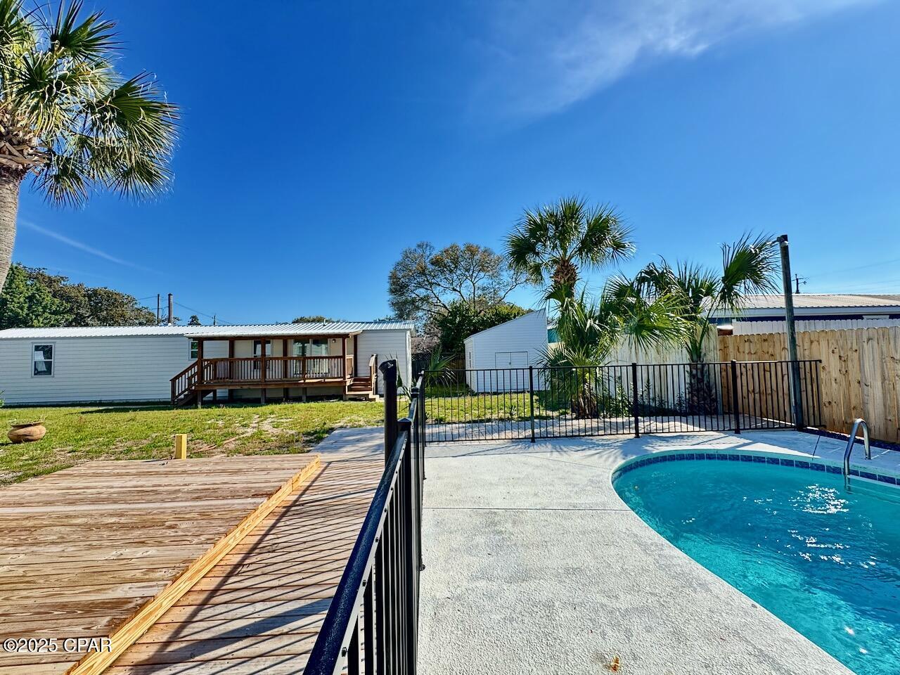 Image 7 For 325 Hibiscus Drive
