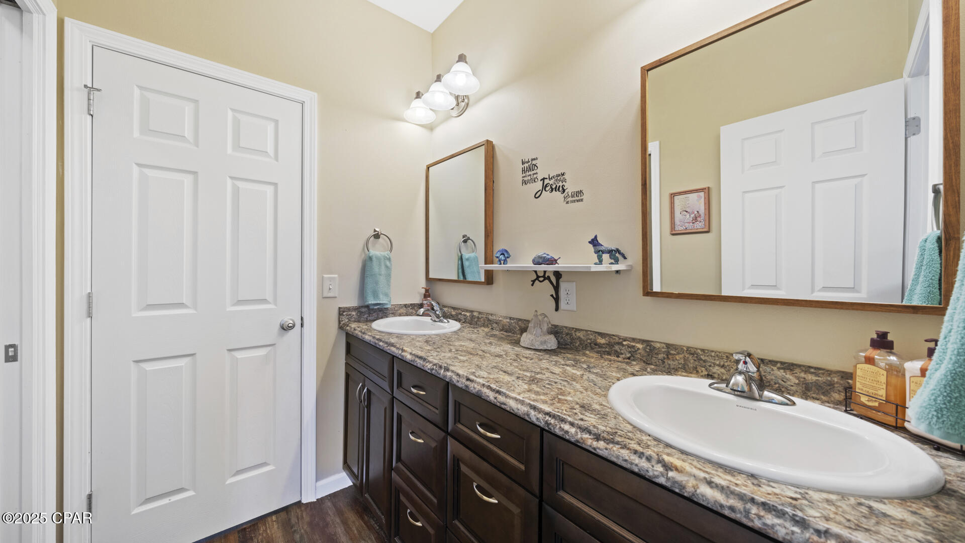 10555 River Alley Road, Youngstown, Florida image 17