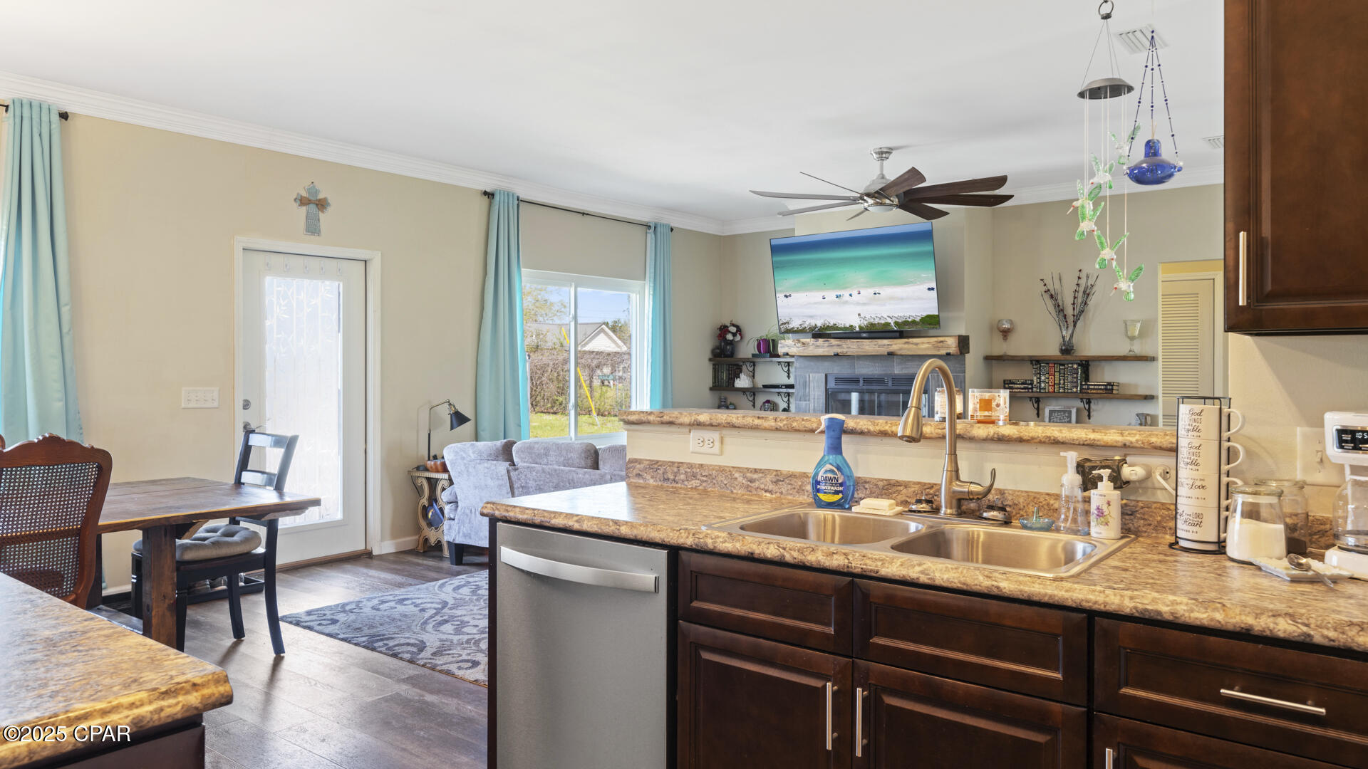 10555 River Alley Road, Youngstown, Florida image 3