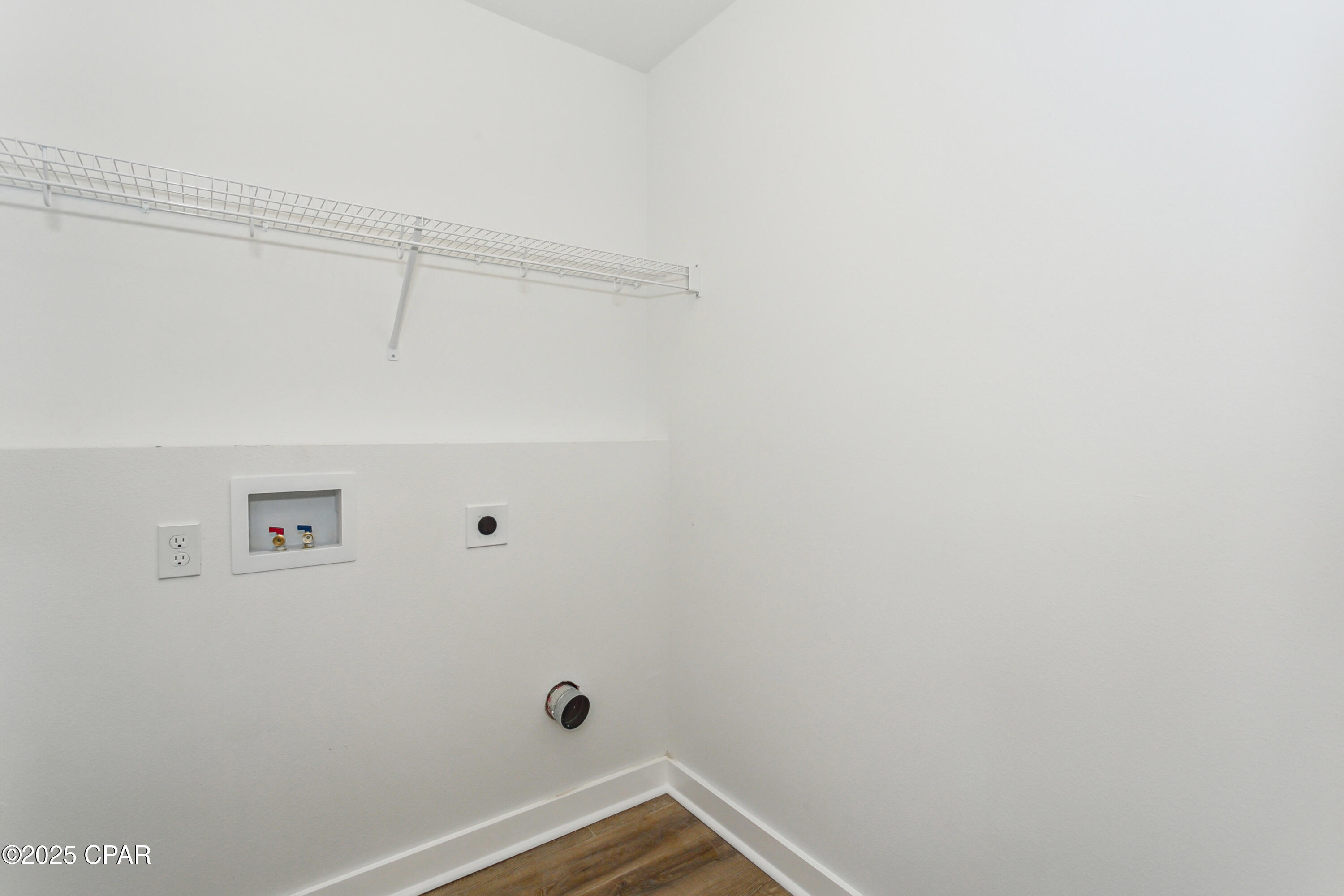 Image 12 For 721 Arrow Street