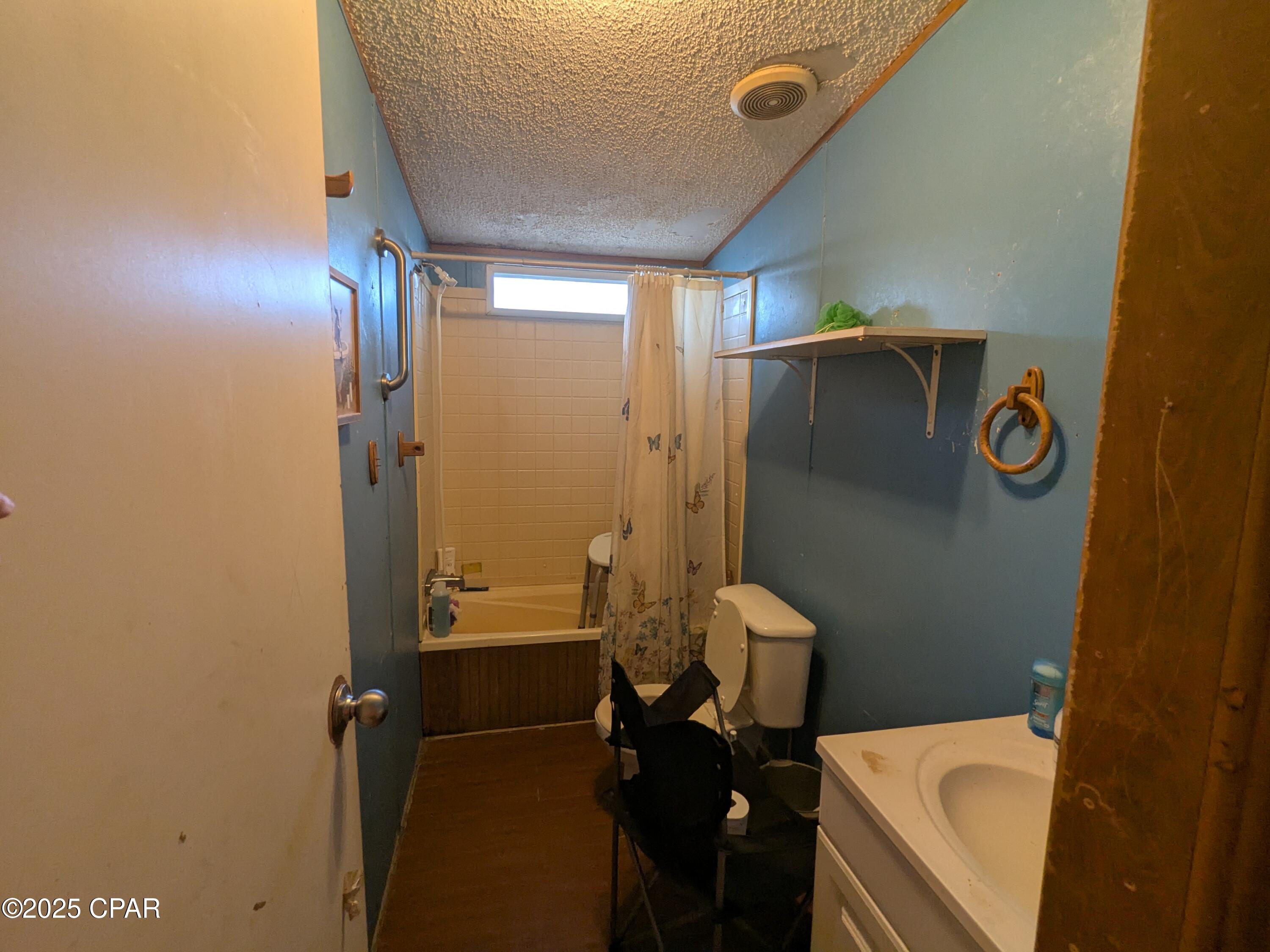 6431 Wolfe Lane, Youngstown, Florida image 13