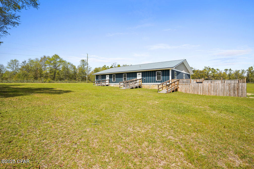 2089 Pike Pond Road, Alford, Florida image 38