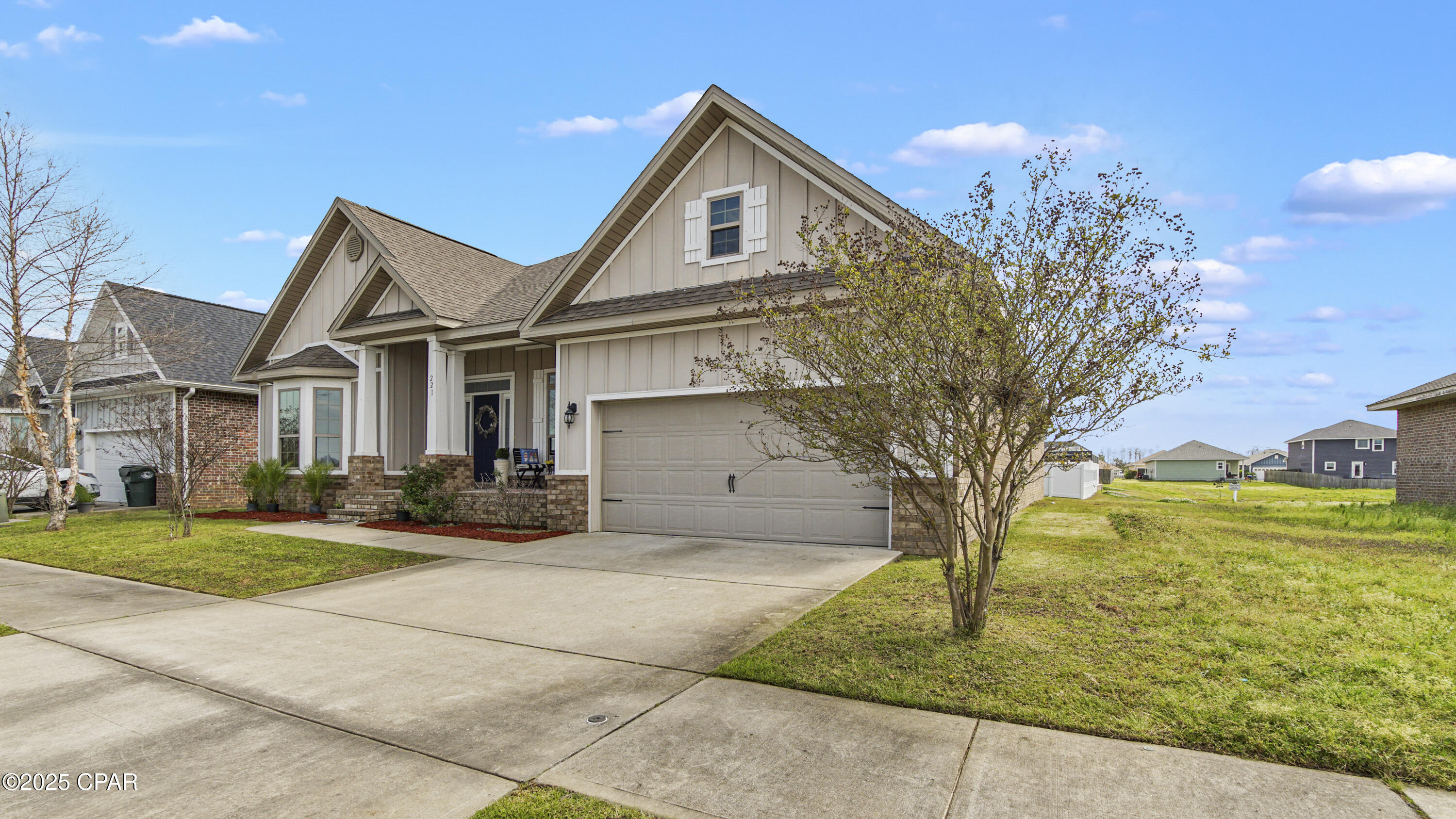 Image 3 For 221 Shoreview Drive