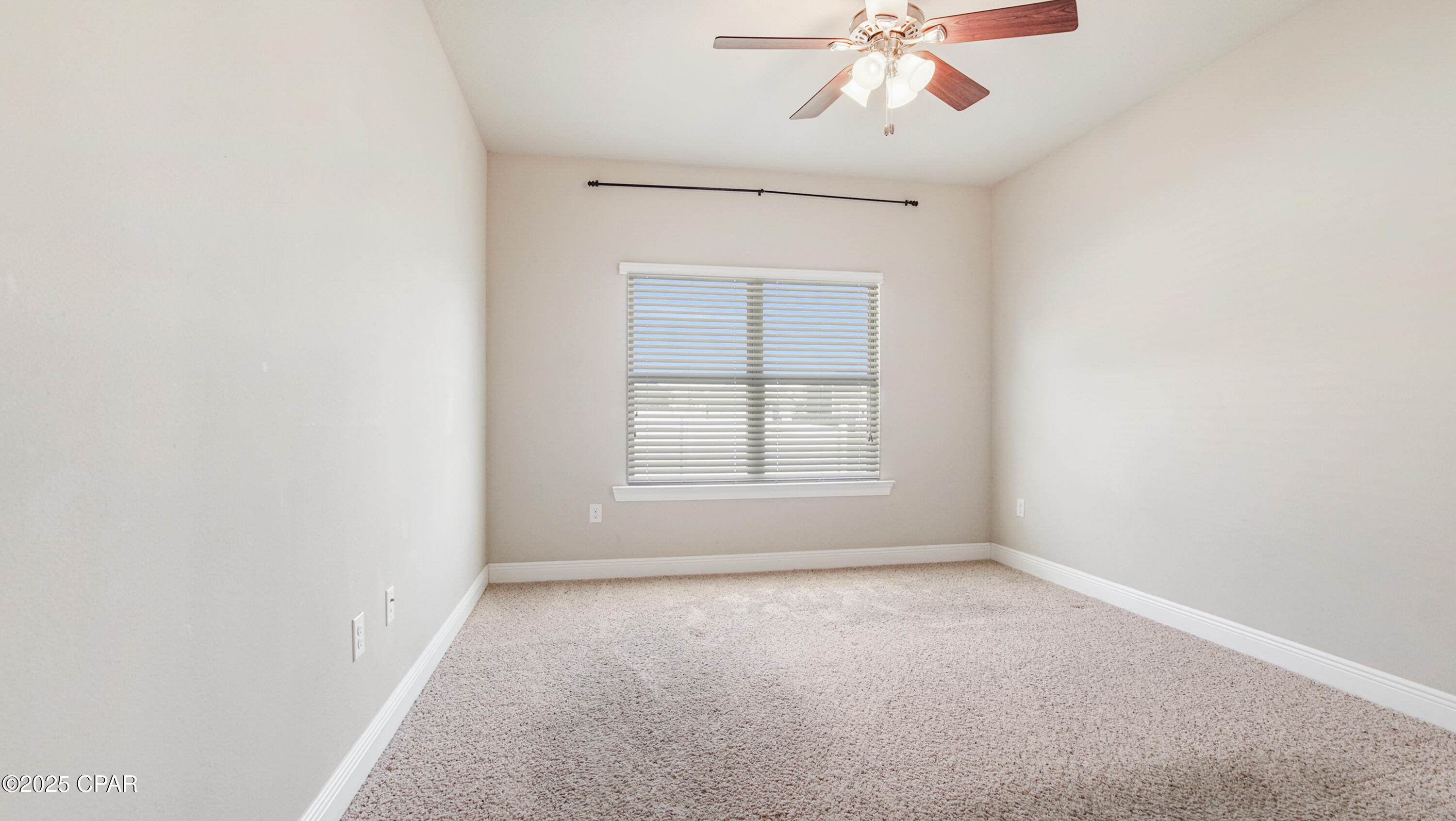 Image 43 For 221 Shoreview Drive