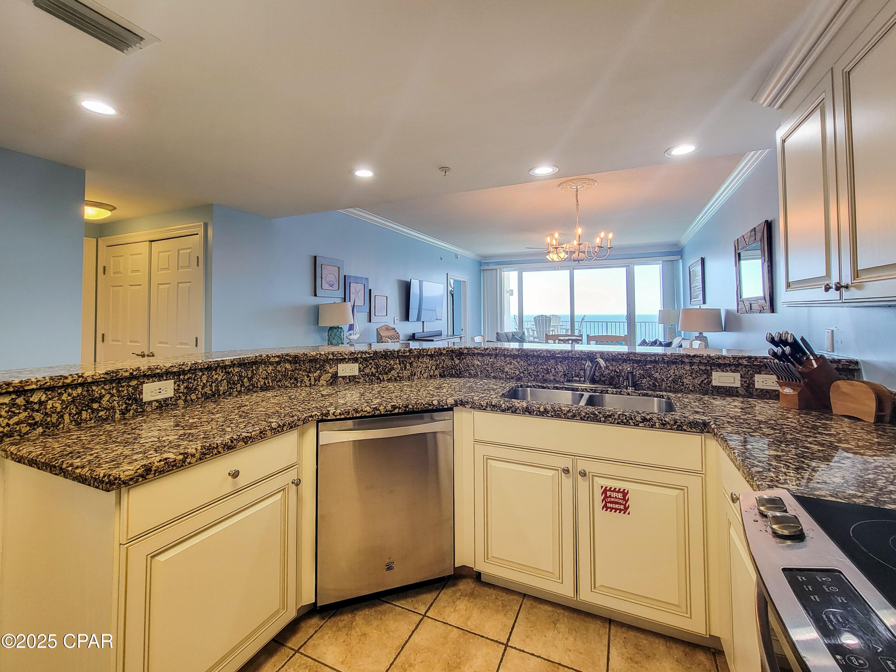 Image 3 For 9450 Thomas Drive 2104b