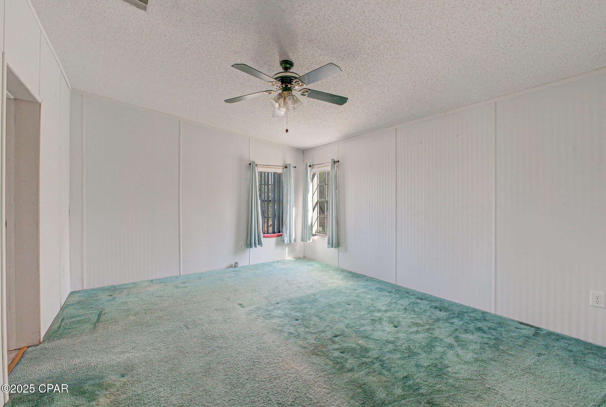 9444 Stauber Lane, Youngstown, Florida image 13