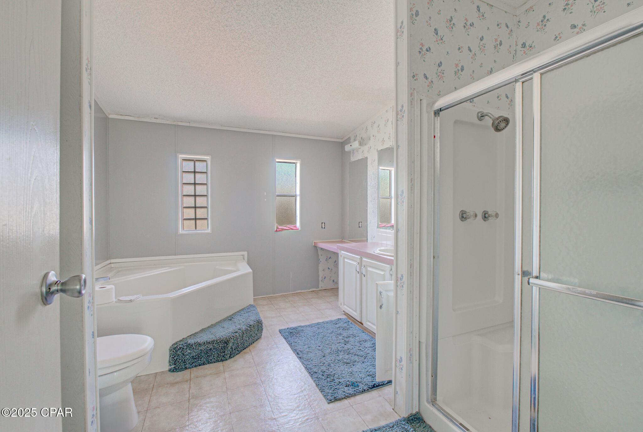 9444 Stauber Lane, Youngstown, Florida image 6