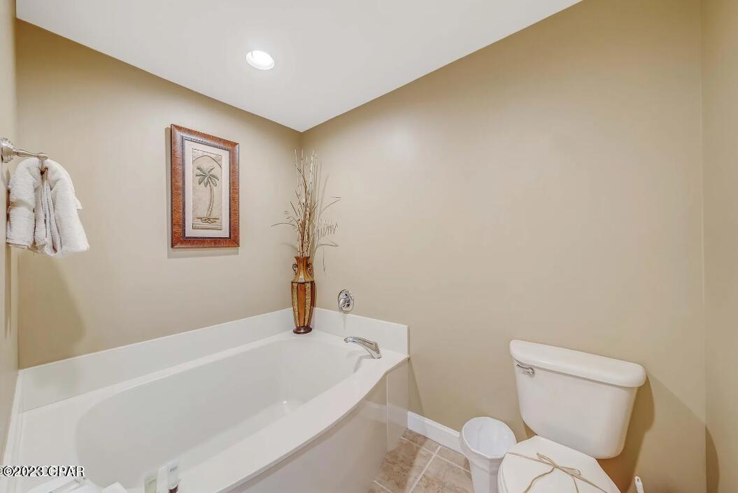 Image 24 For 9450 Thomas Drive 1804b