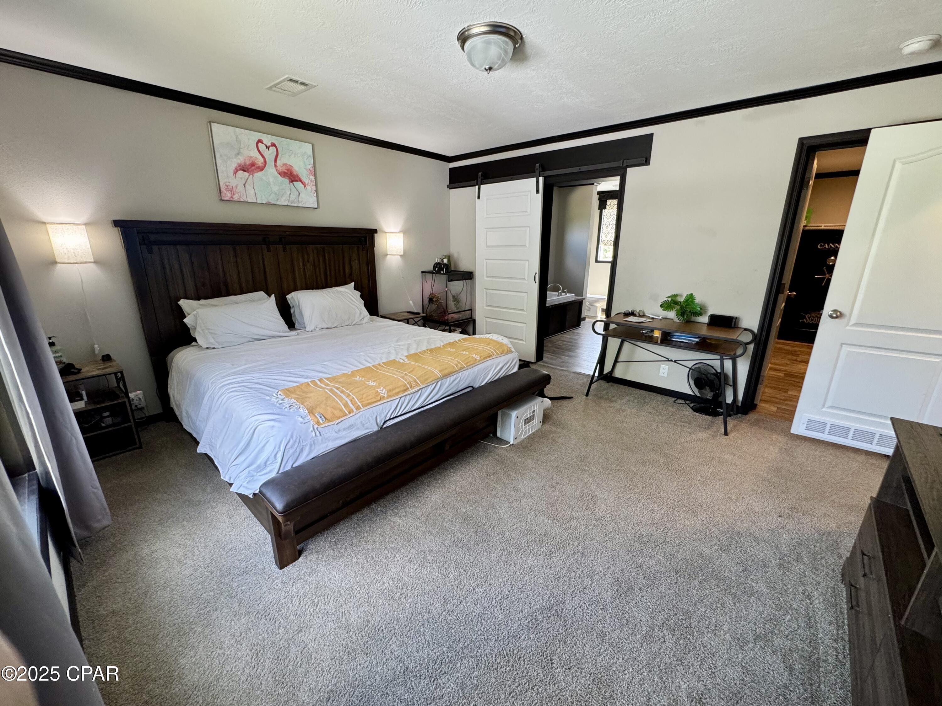 7031 Hamilton Road, Grand Ridge, Florida image 9
