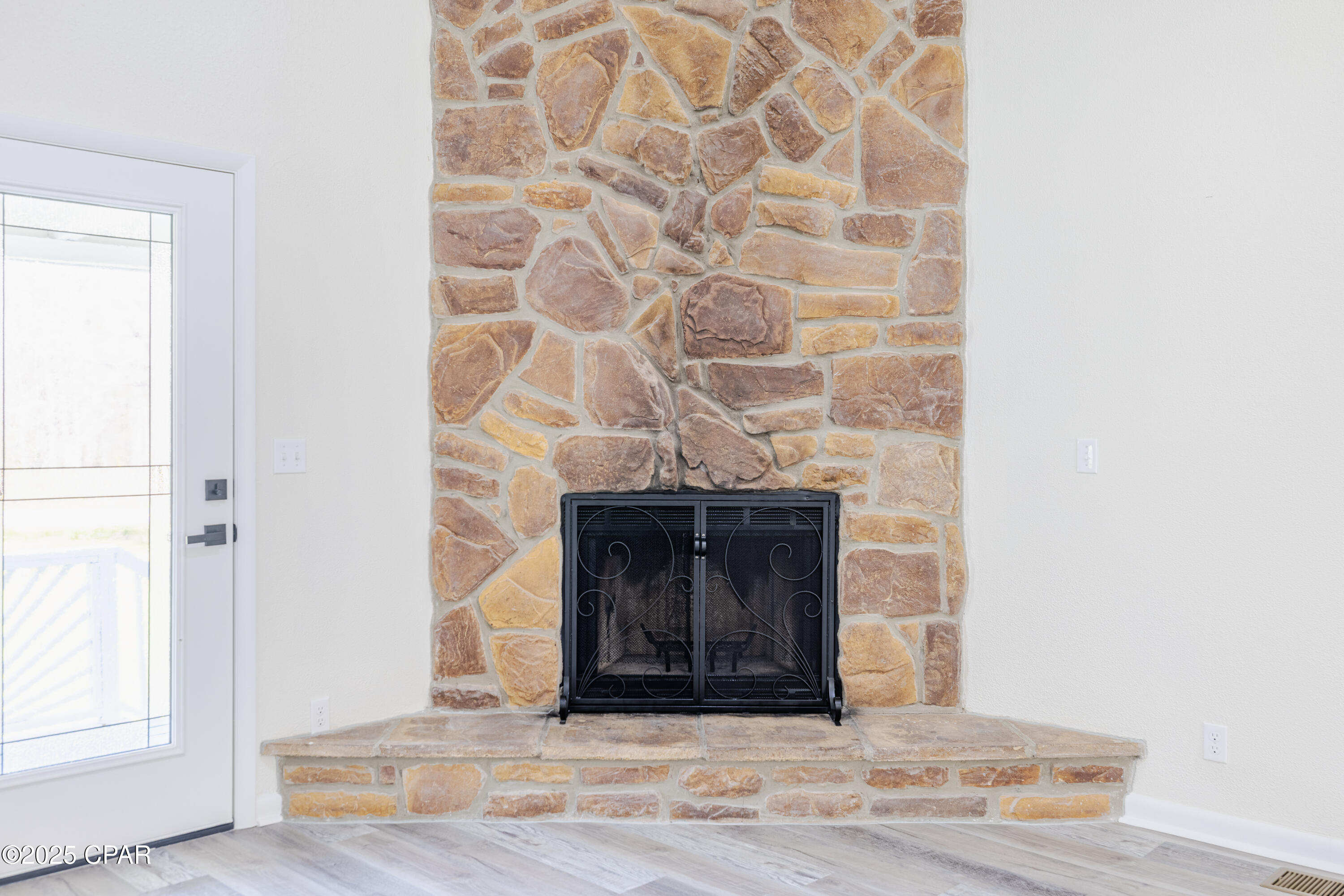 976 Daniel Drive, Alford, Florida image 13