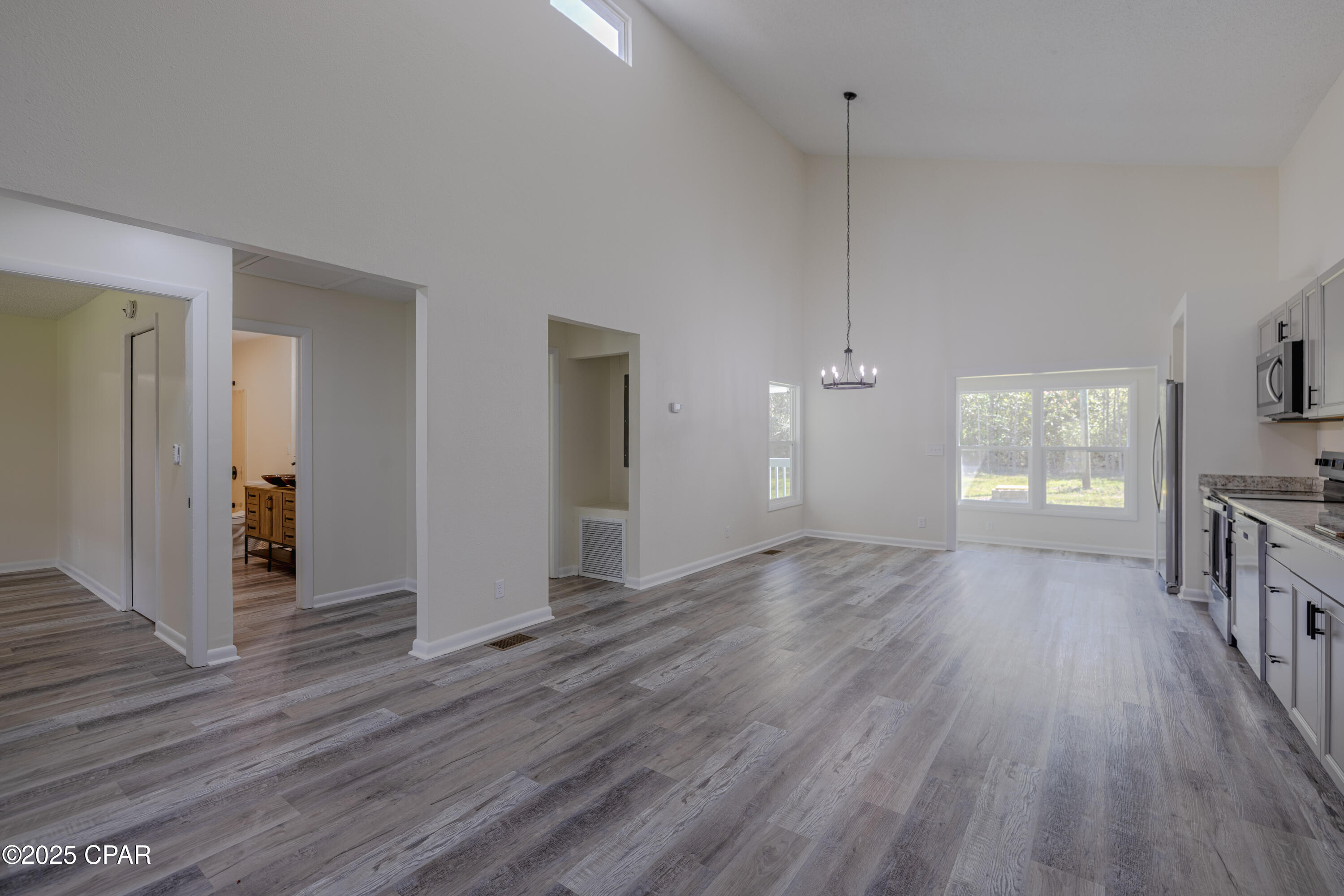 Image 9 For 976 Daniel Drive
