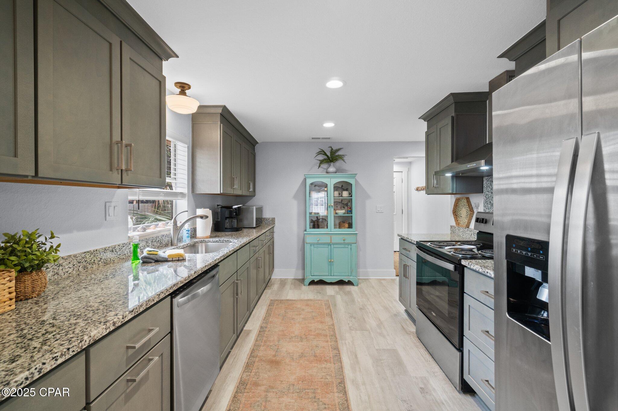 522 E 4th Street, Port St. Joe, Florida image 3