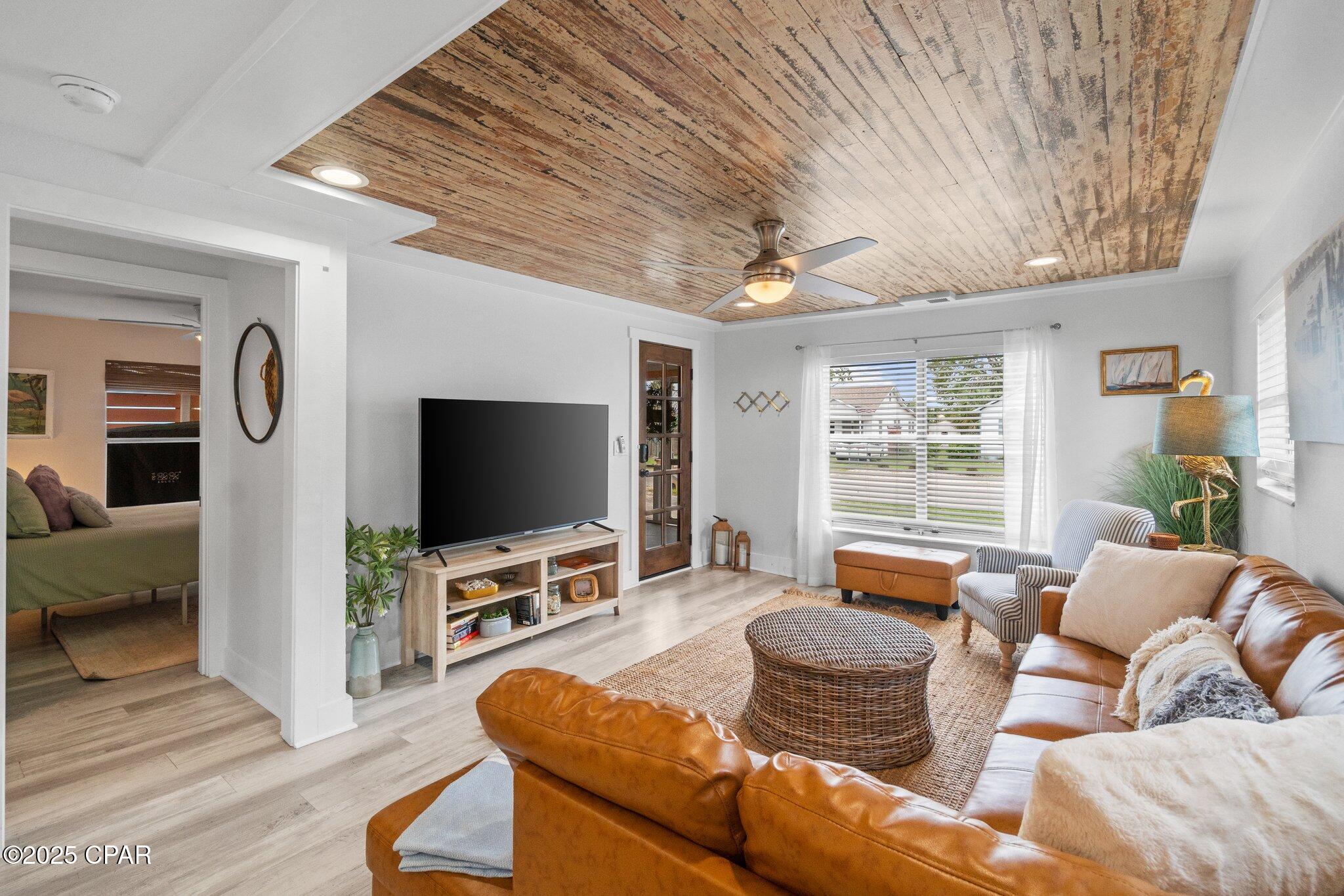 522 E 4th Street, Port St. Joe, Florida image 9