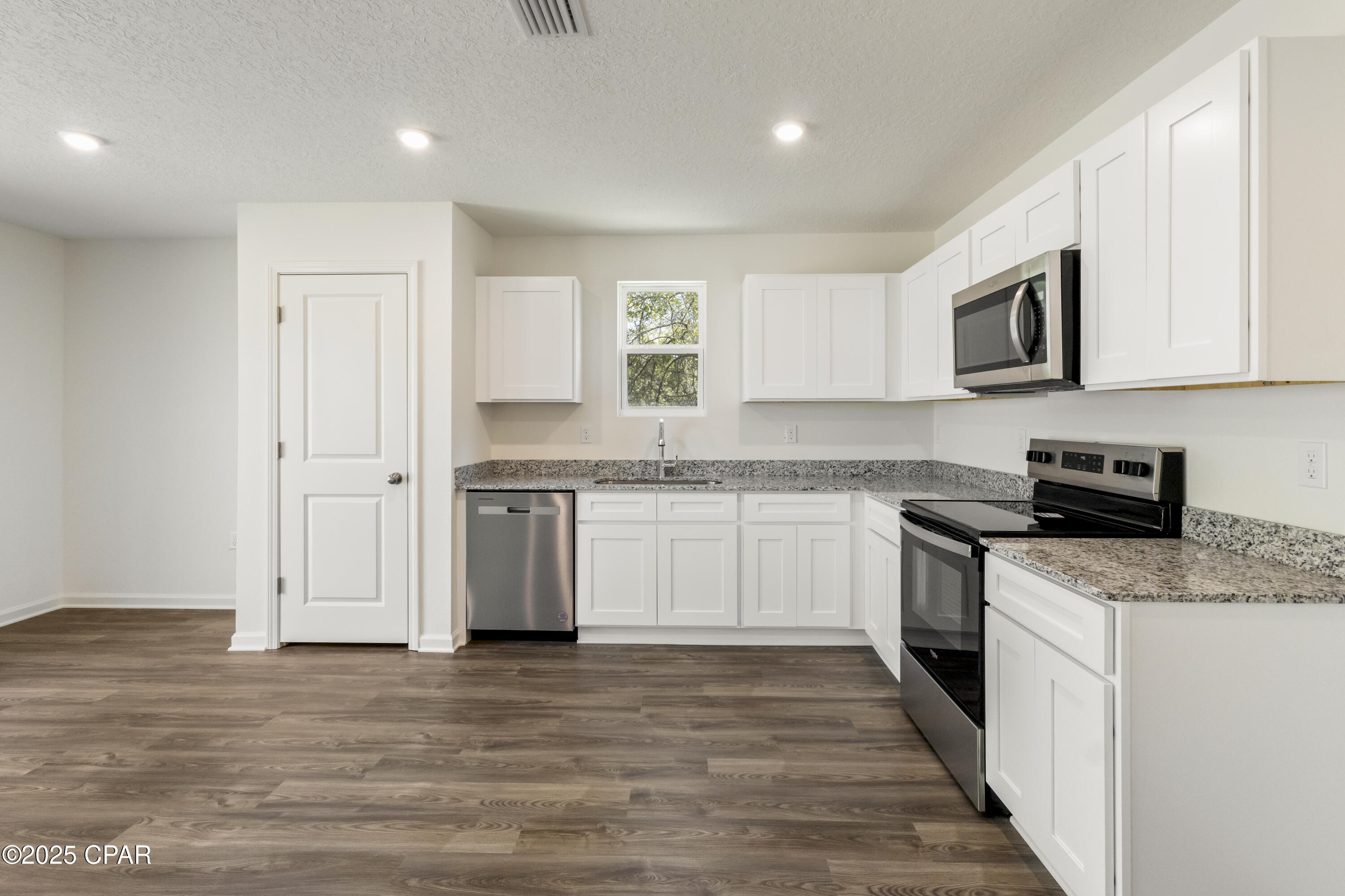 2169 Apollo Drive, Chipley, Florida image 4