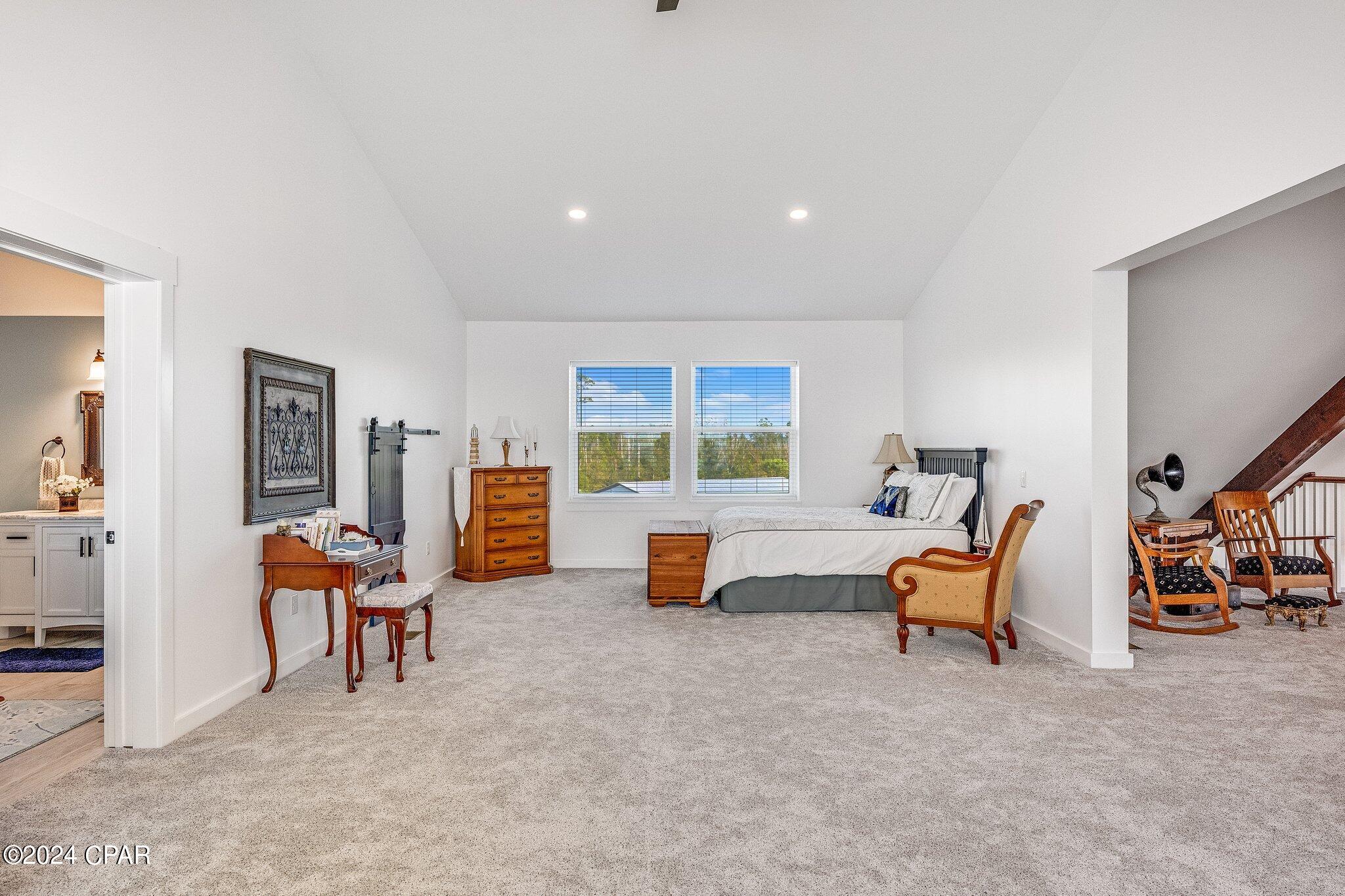 Listing photo id 40 for 12634 Piercy Road