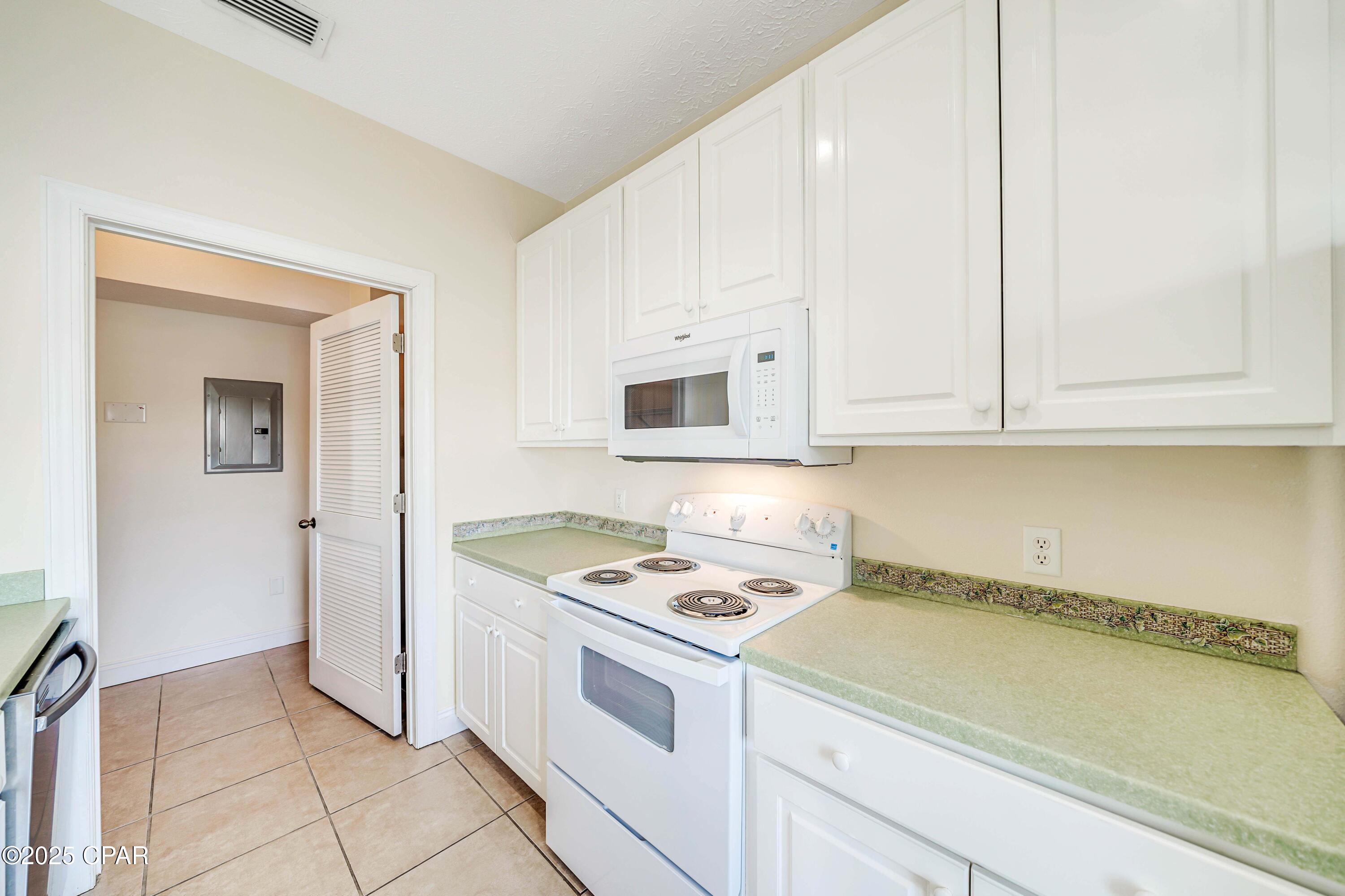 Image 12 For 214 Bonita Circle  D