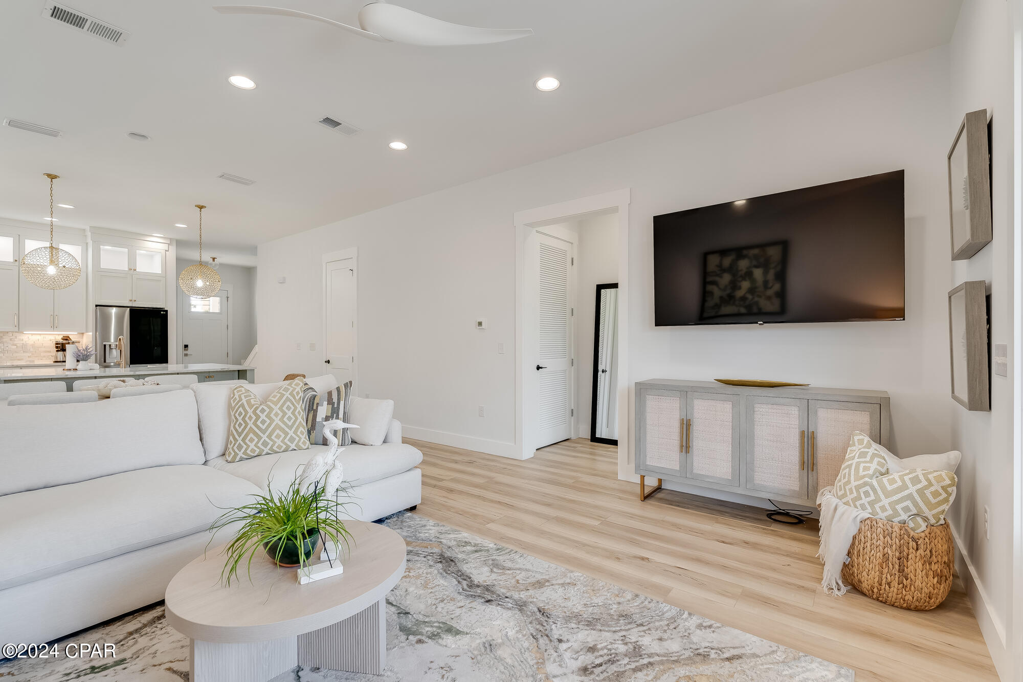 Image 7 For 7028 Thomas Drive